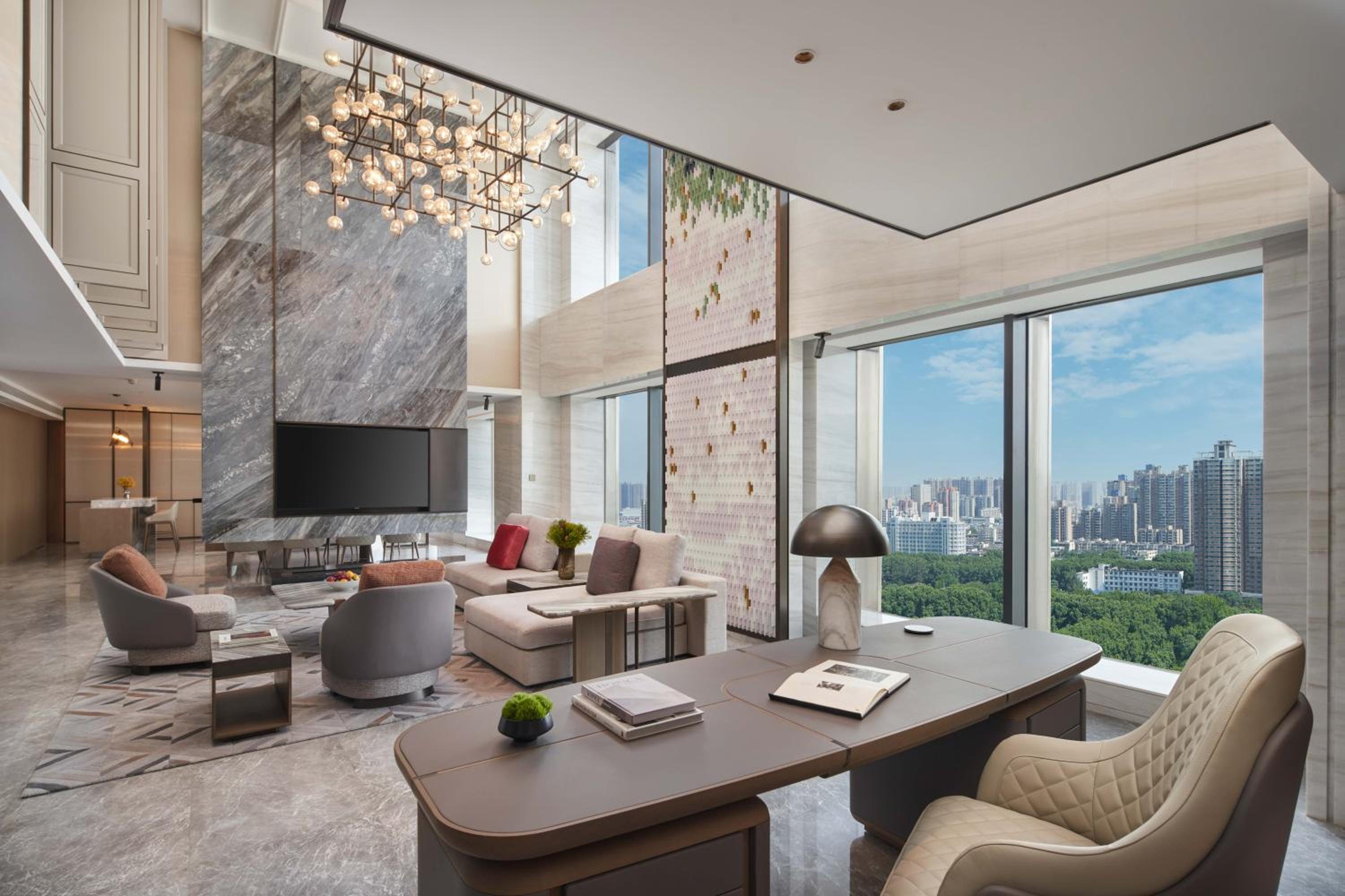 Two-Bedroom Suite With One King, Two Twin Beds And Garden View photo 1