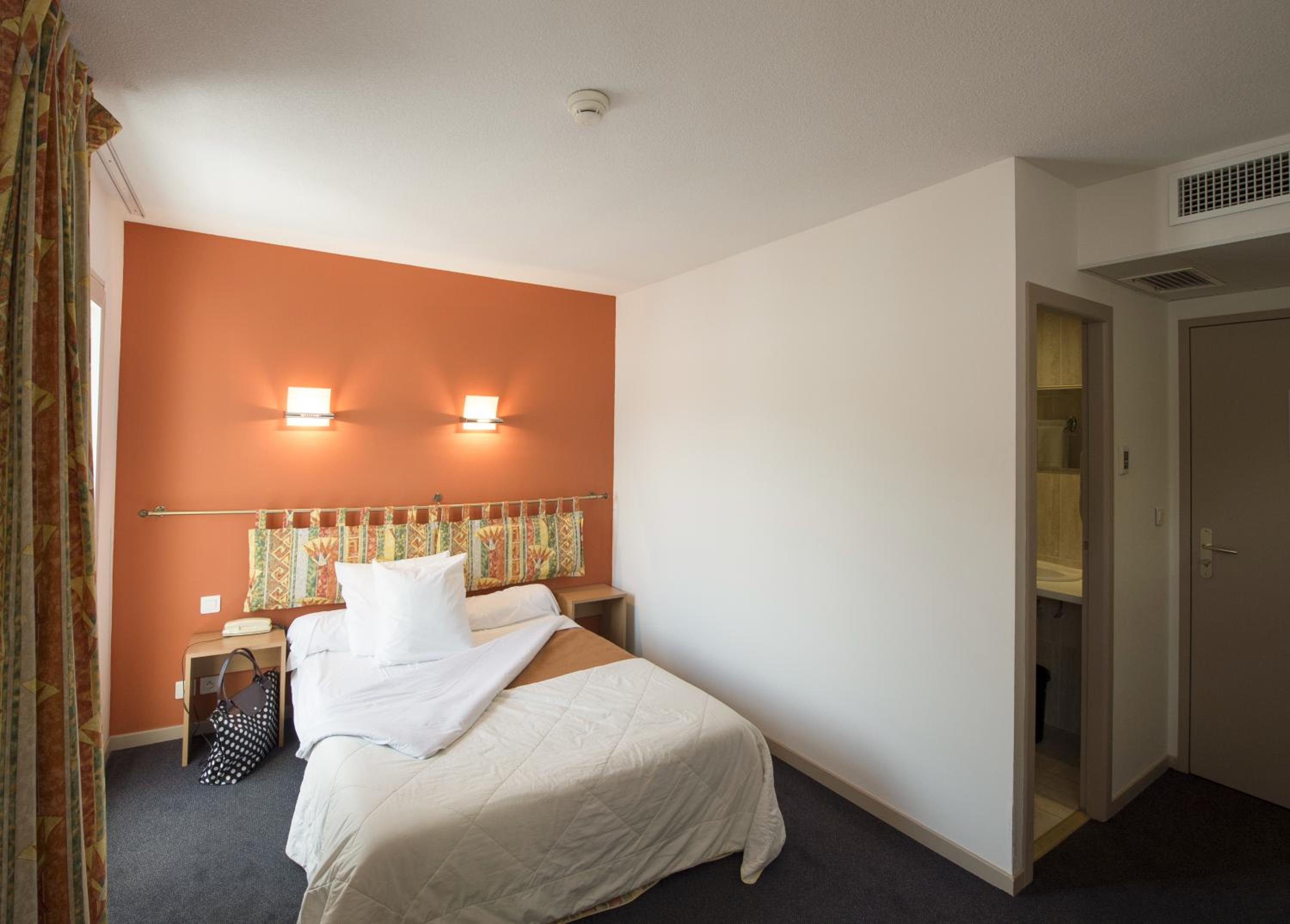 Double Room - Photo 4
