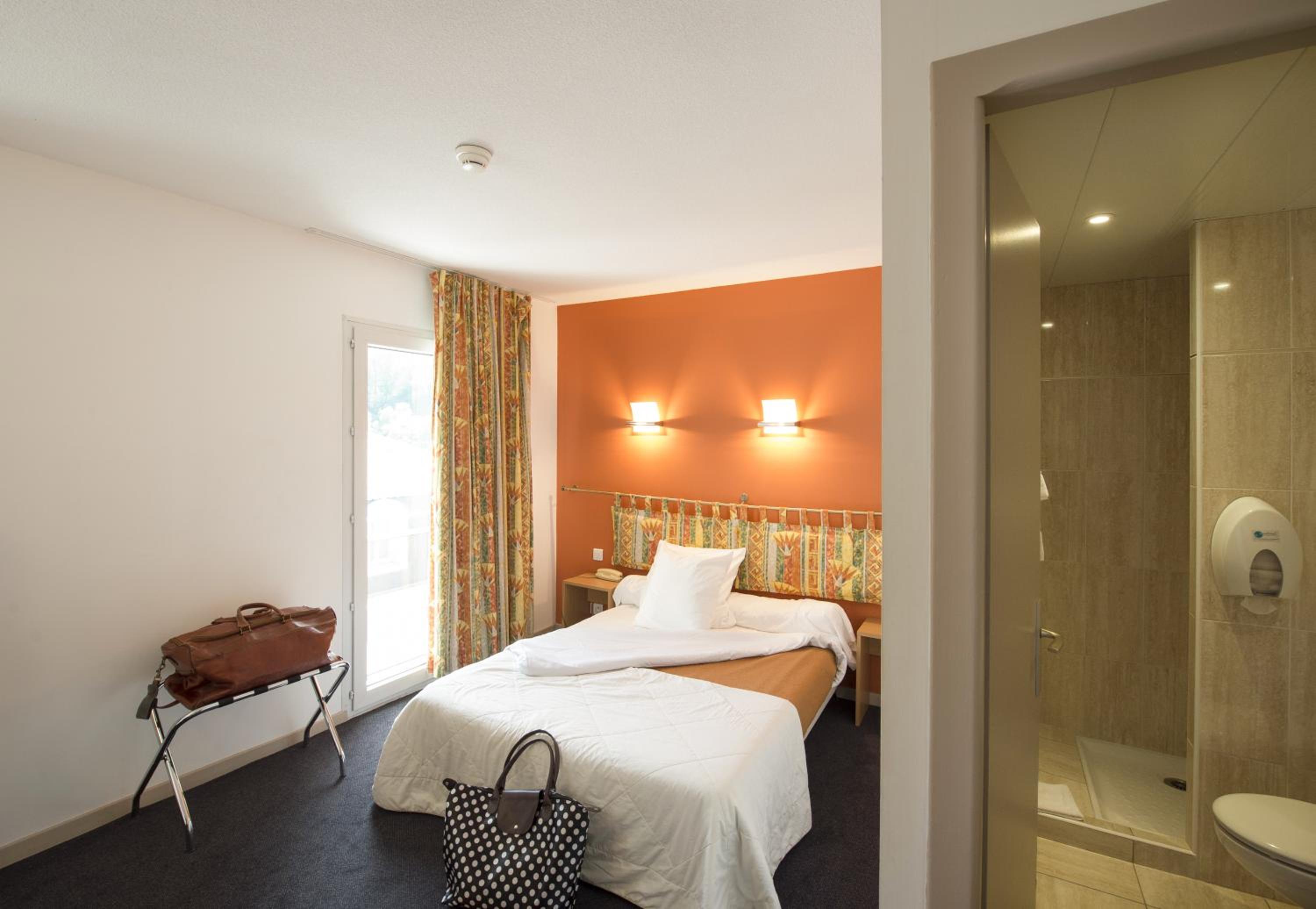 Double Room - Photo 5