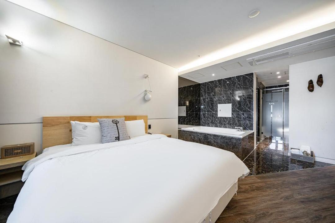 Double Room with Terrace - Photo 4
