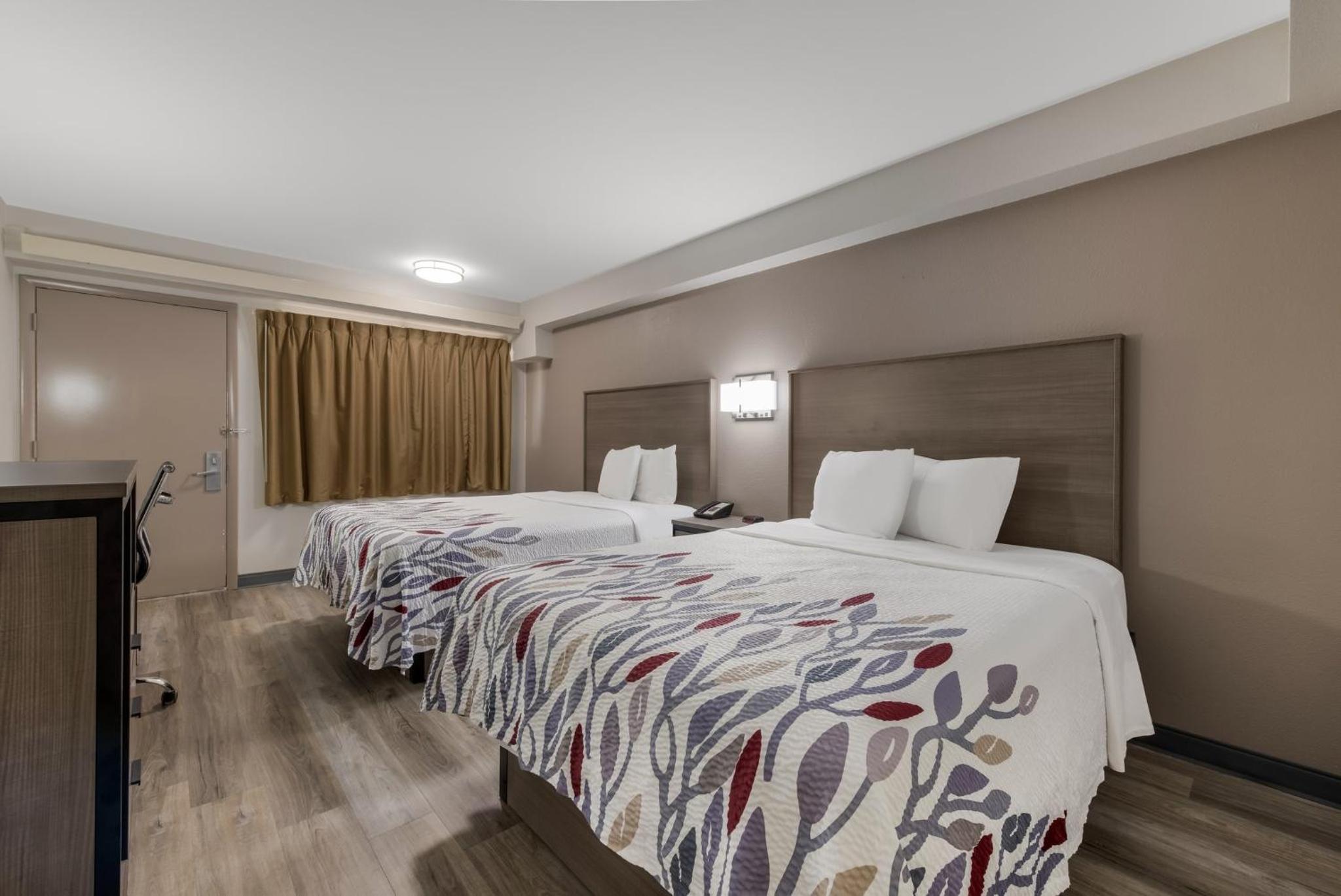 Deluxe Room with Two Queen Beds Non-Smoking - Photo 6