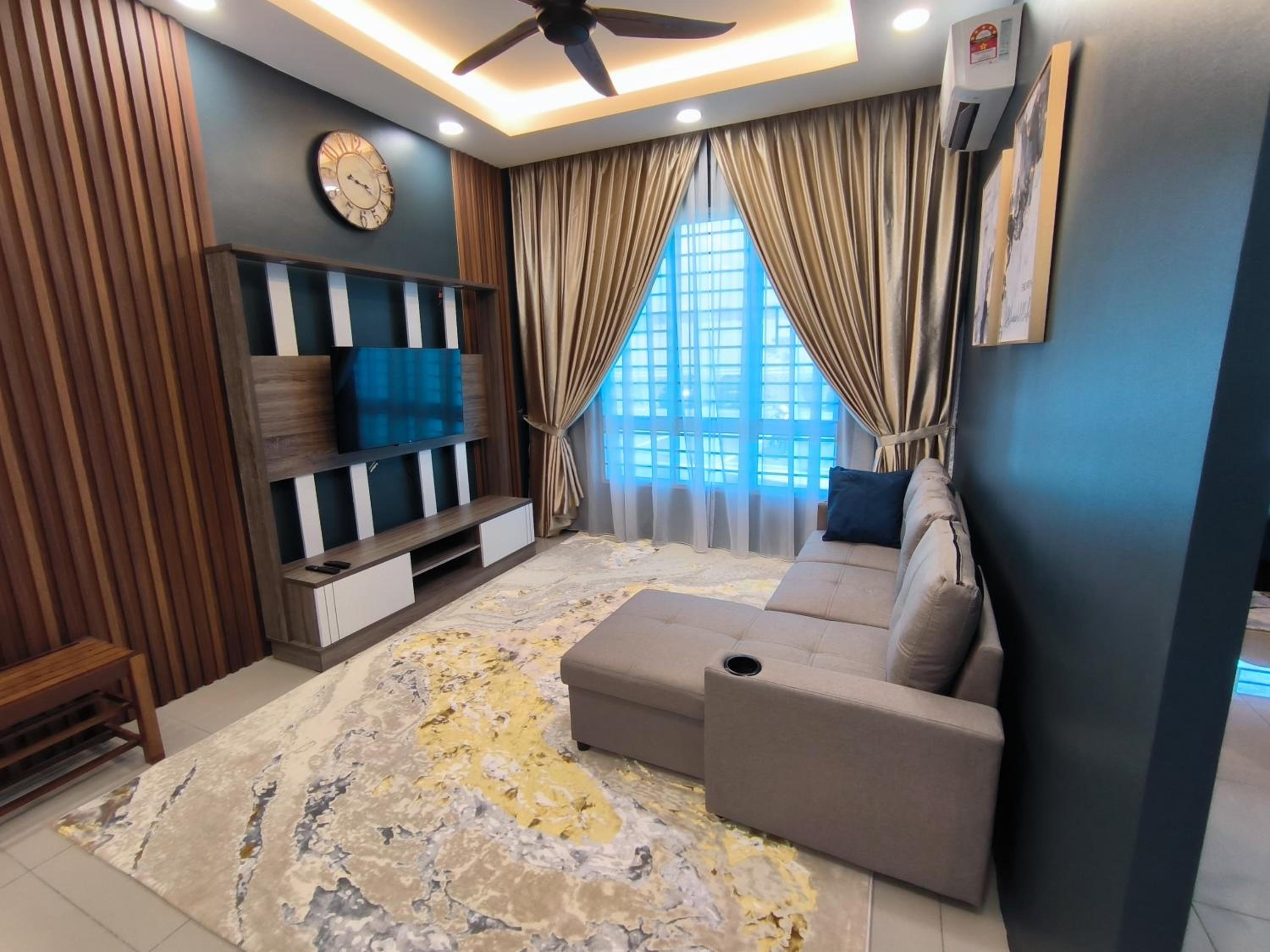 Three-Bedroom House photo 1
