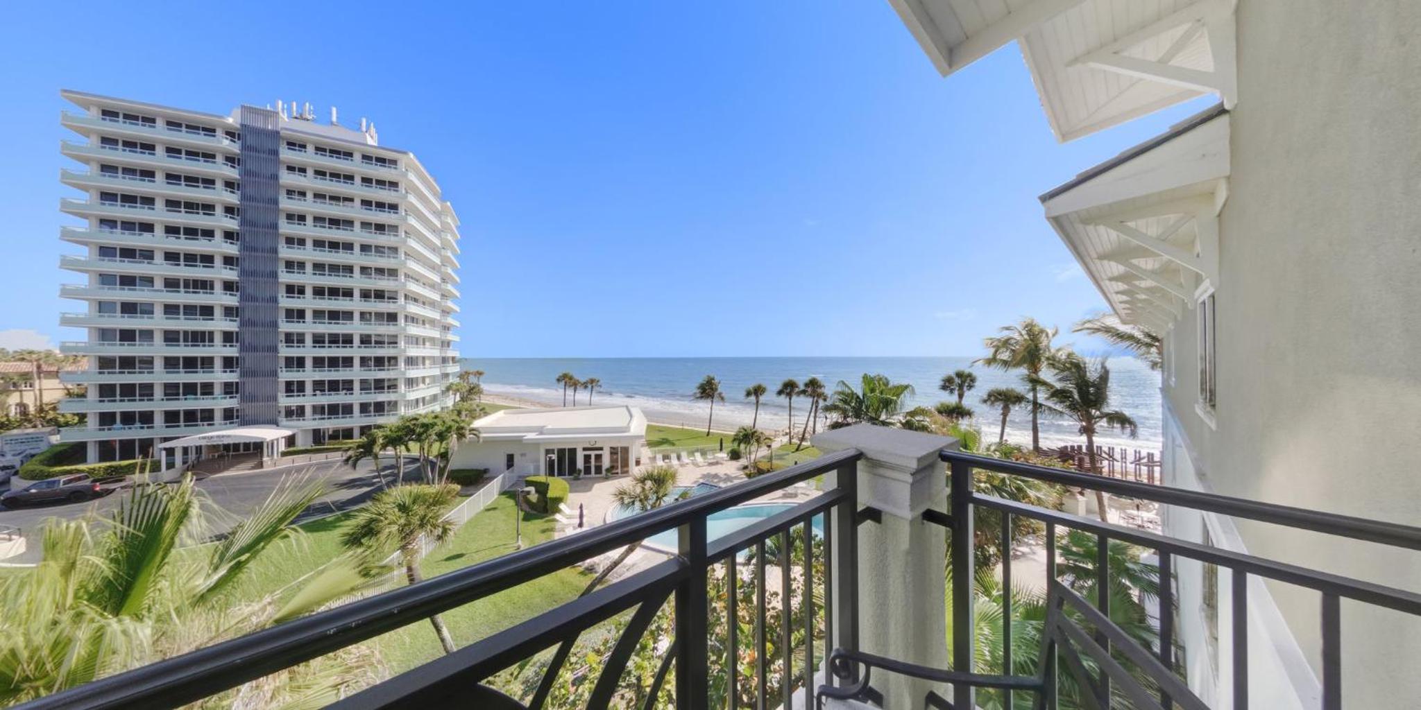 One-Bedroom King Suite - Partial Ocean view - Photo 2