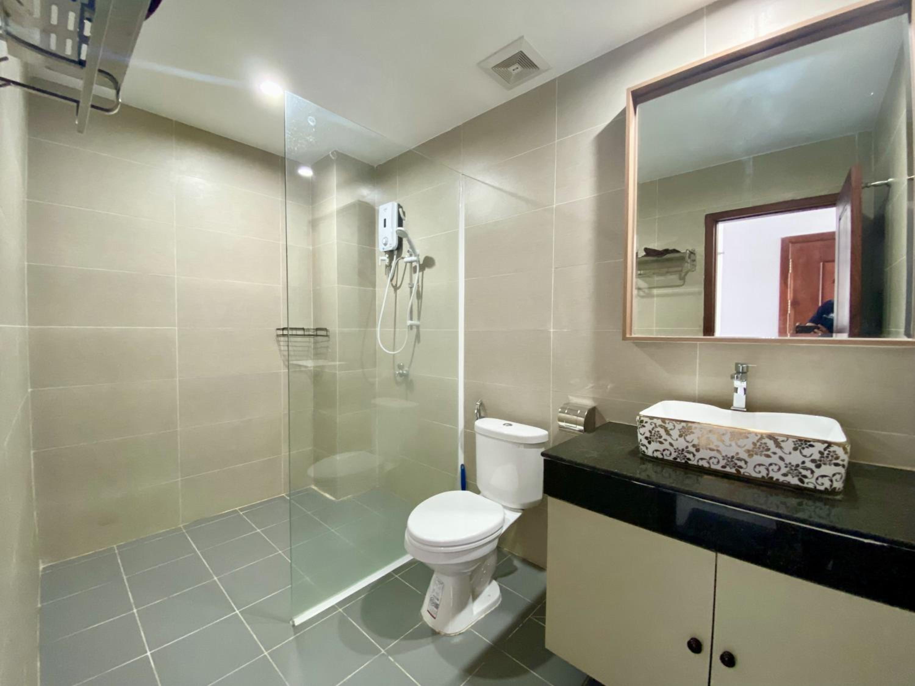 One-Bedroom Apartment - Photo 5
