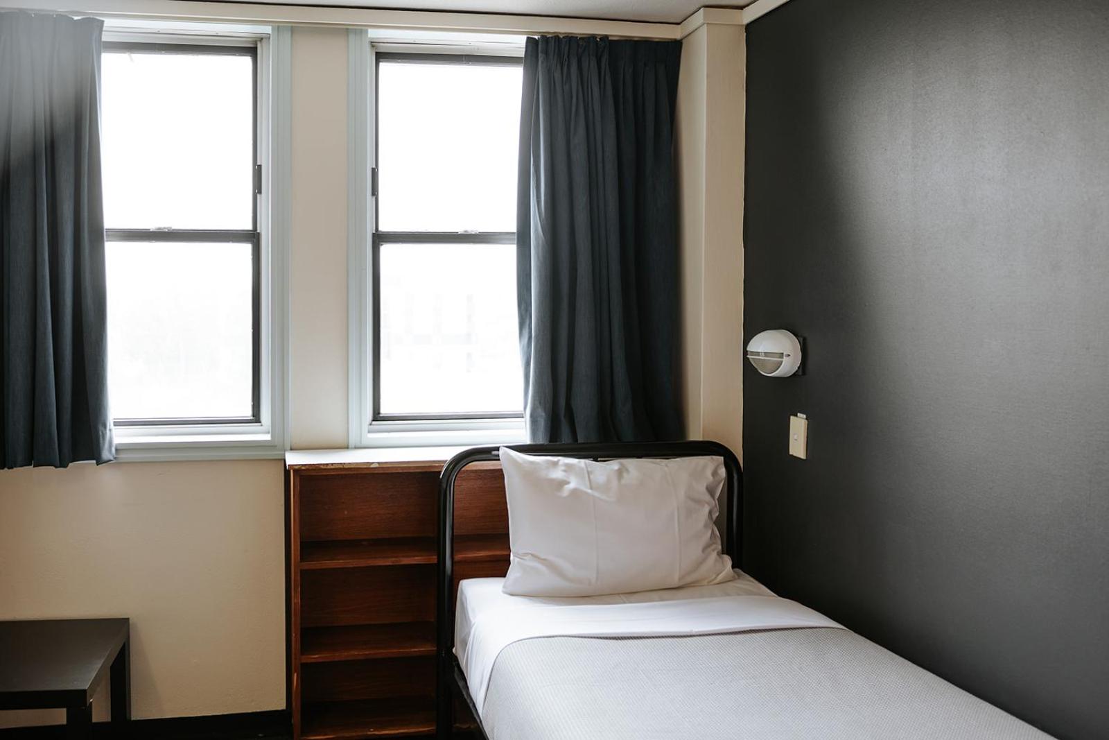 Single Room with Shared Bathroom photo 3