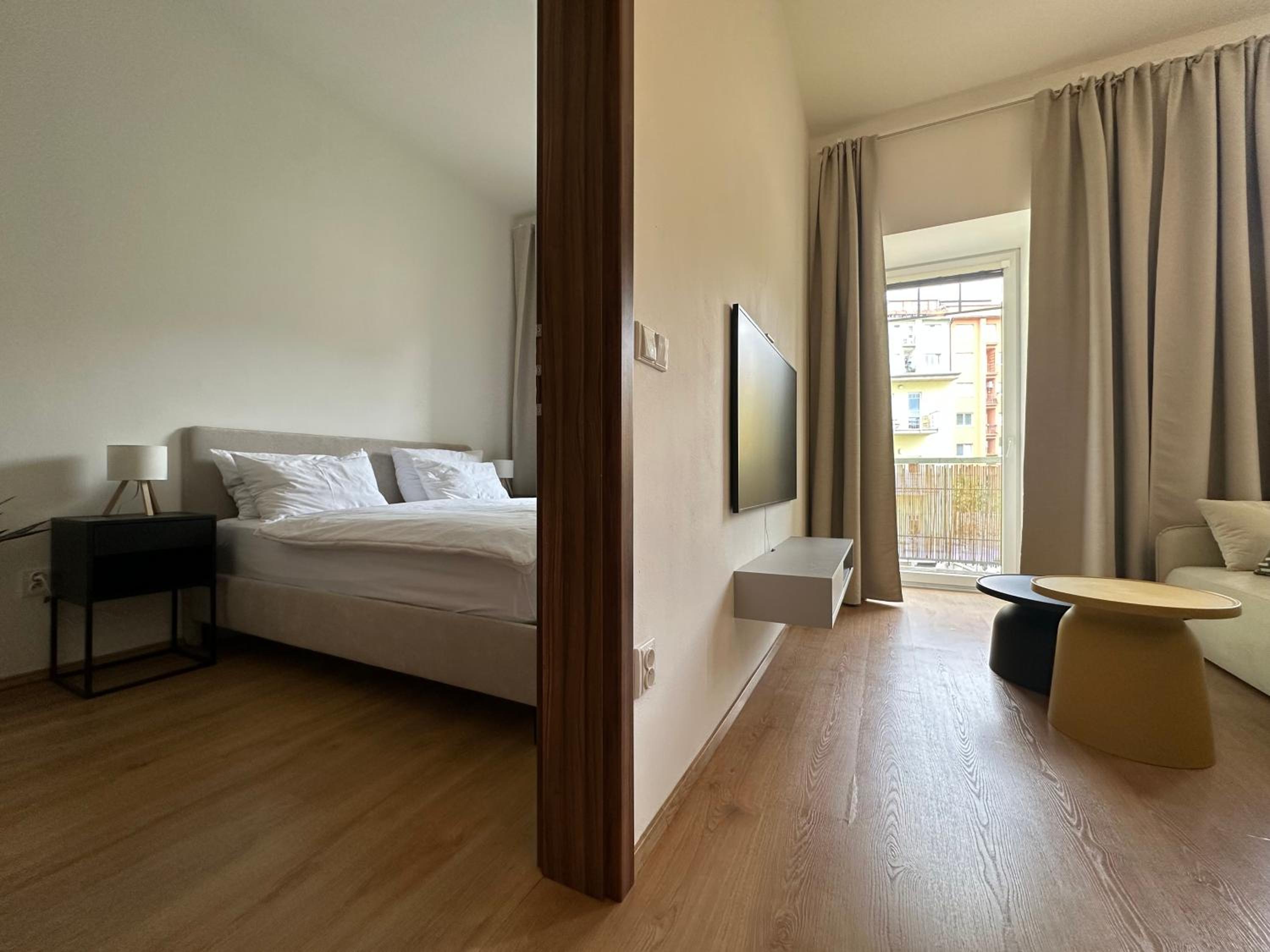 One-Bedroom Apartment with Balcony