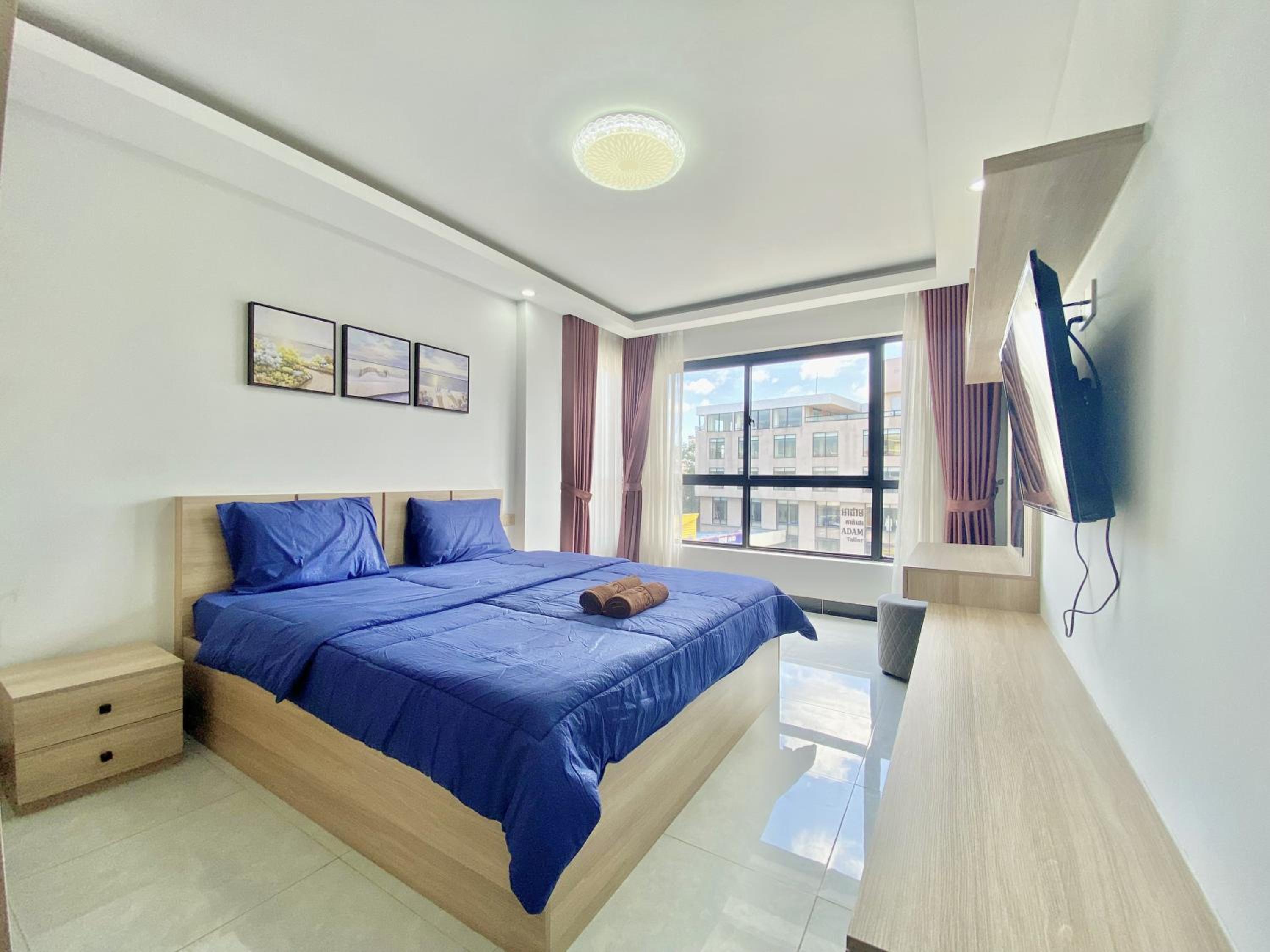 One-Bedroom Apartment - Photo 1