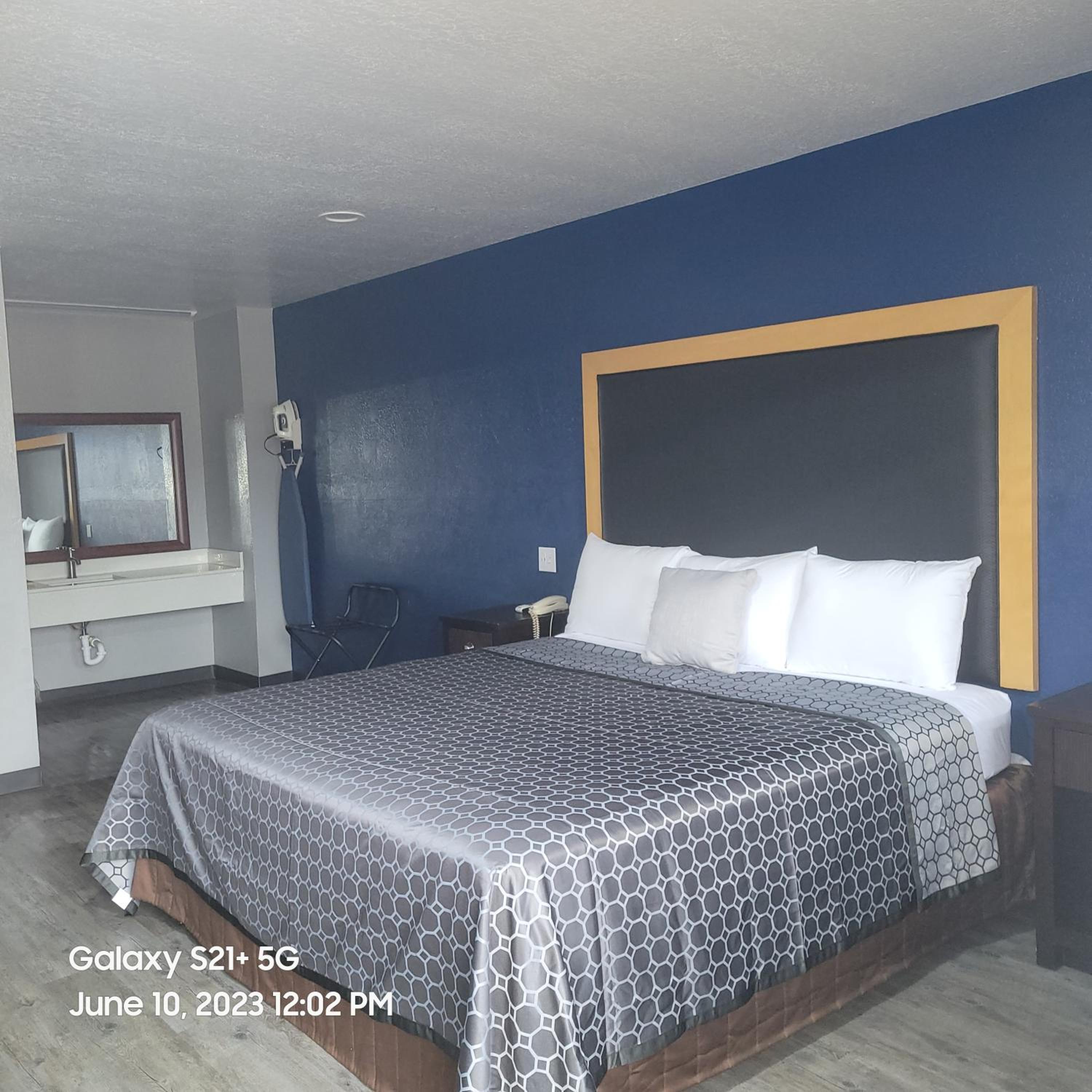 Triple Room - Photo 2