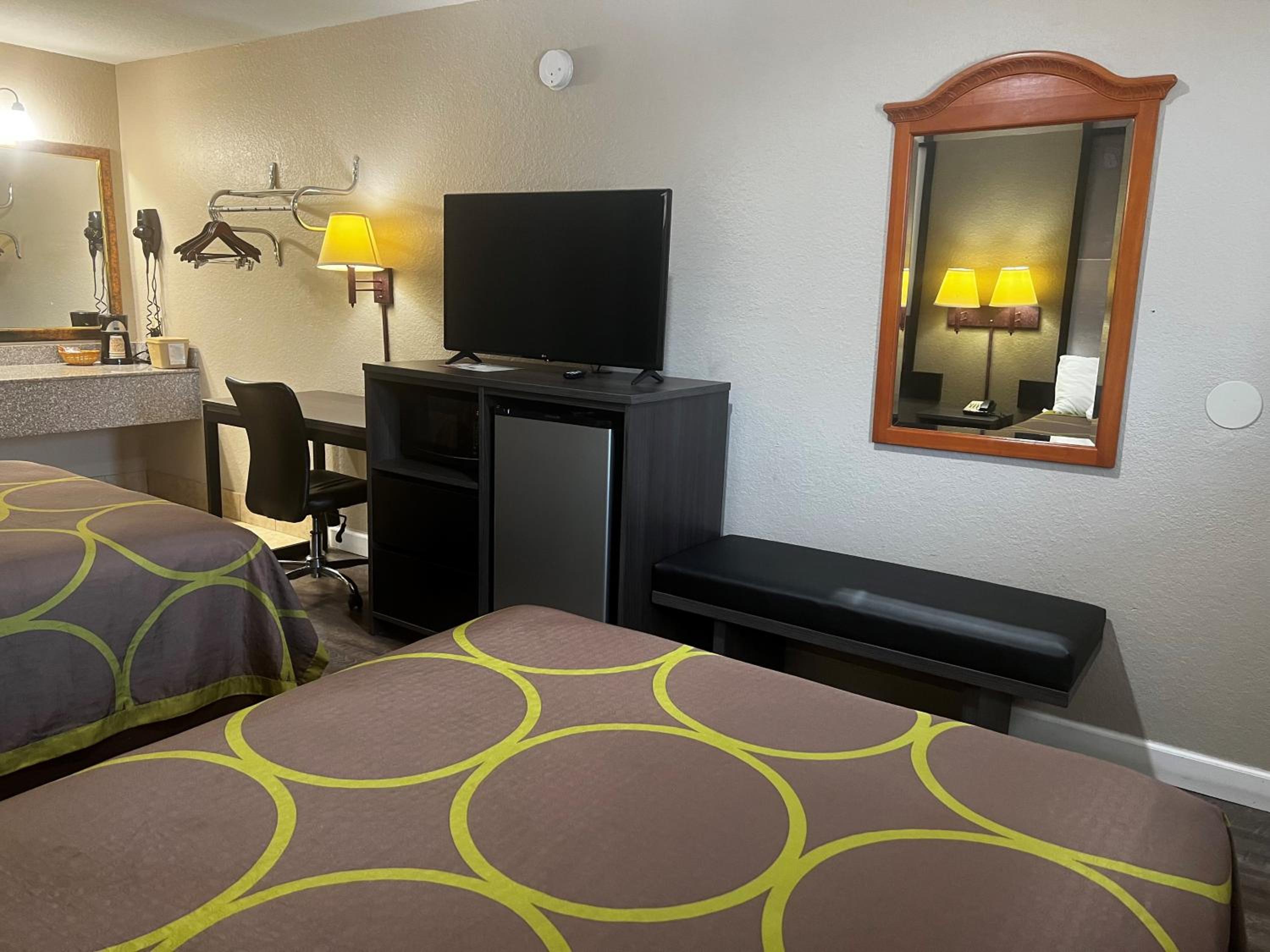 Double Room with Two Double Beds - Non-Smoking photo 1