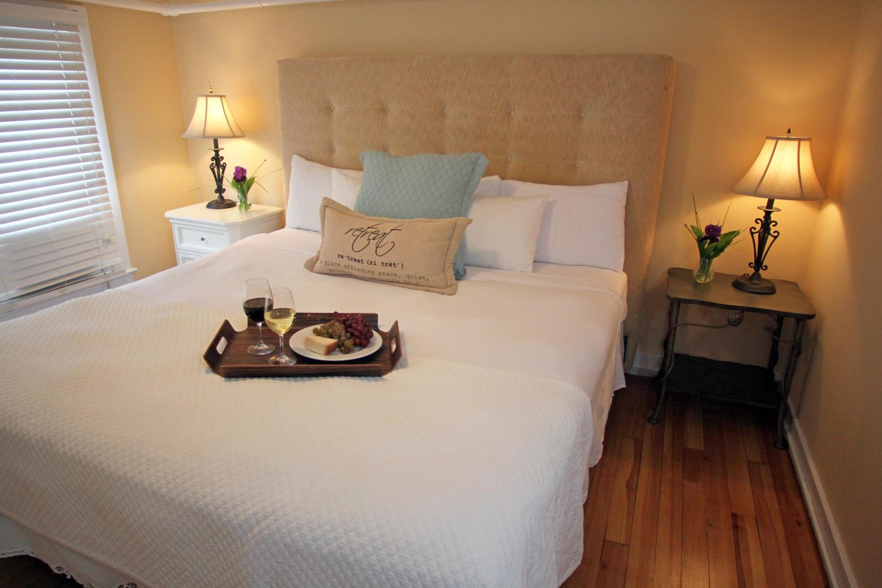 Two-Bedroom Suite - Photo 16