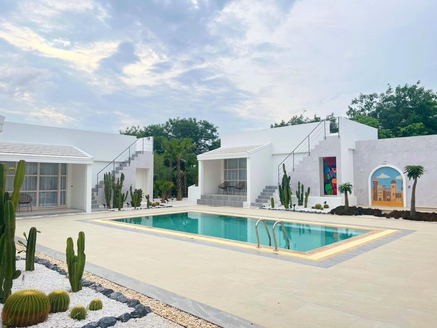 Studio with Pool View - Photo 14