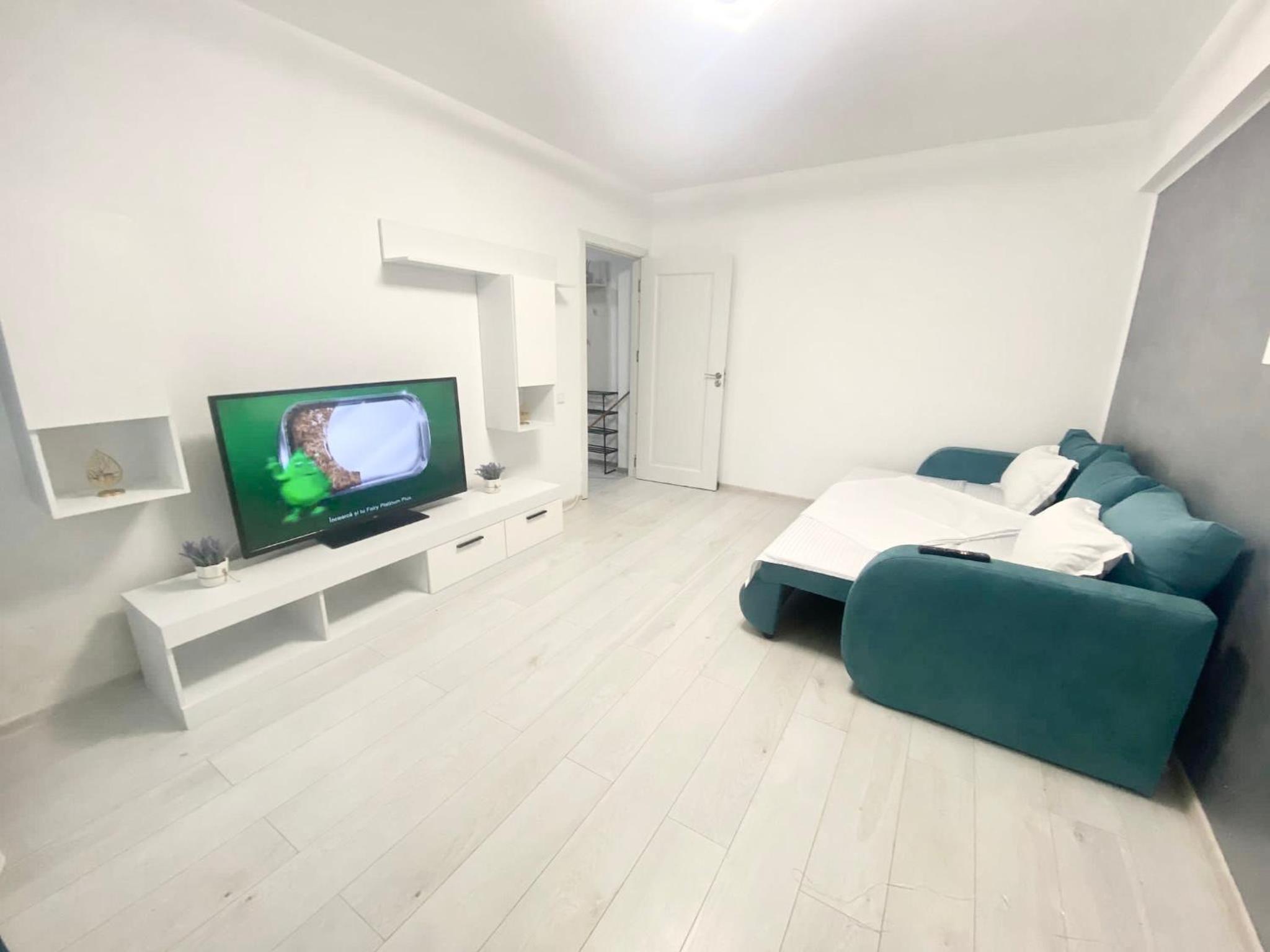 One-Bedroom Apartment photo 1