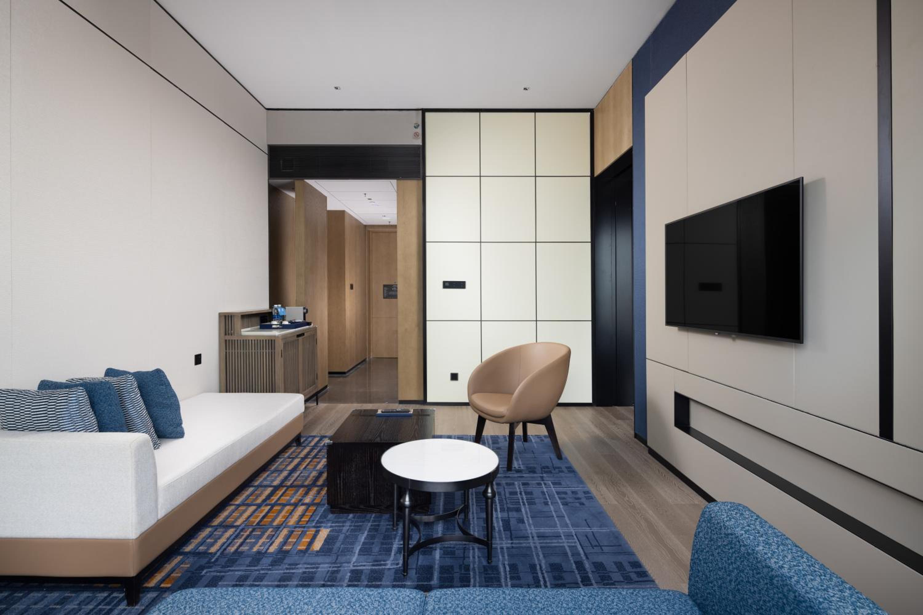 Studio Suite photo 2