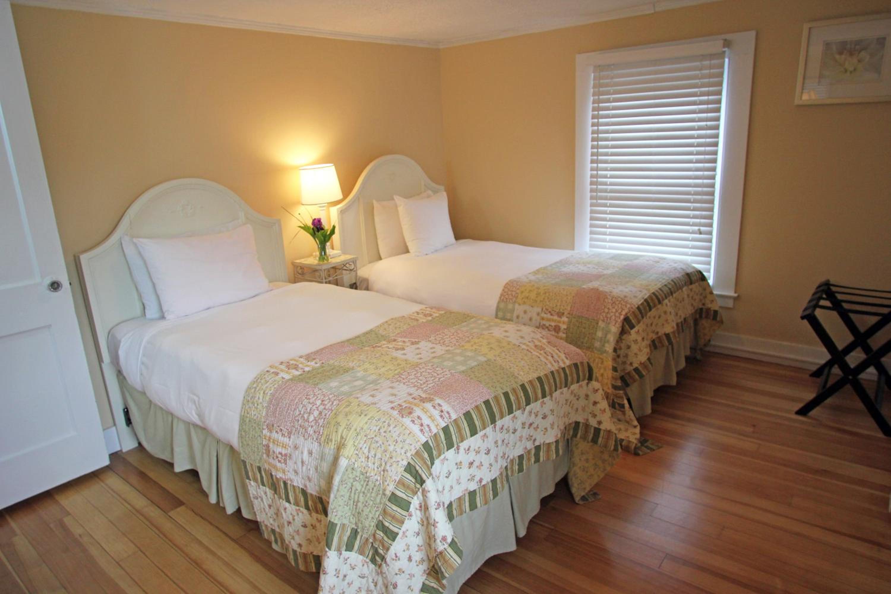 Two-Bedroom Suite - Photo 13