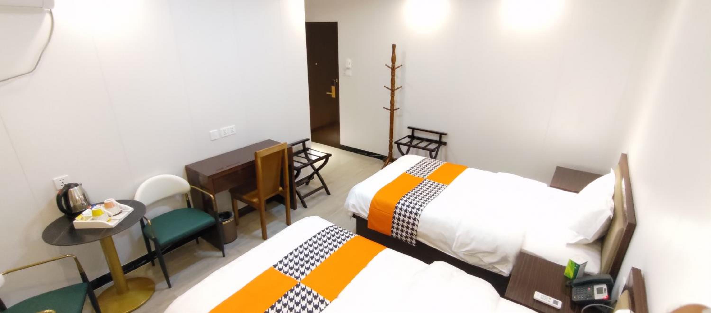 Superior Twin Room - Photo 4