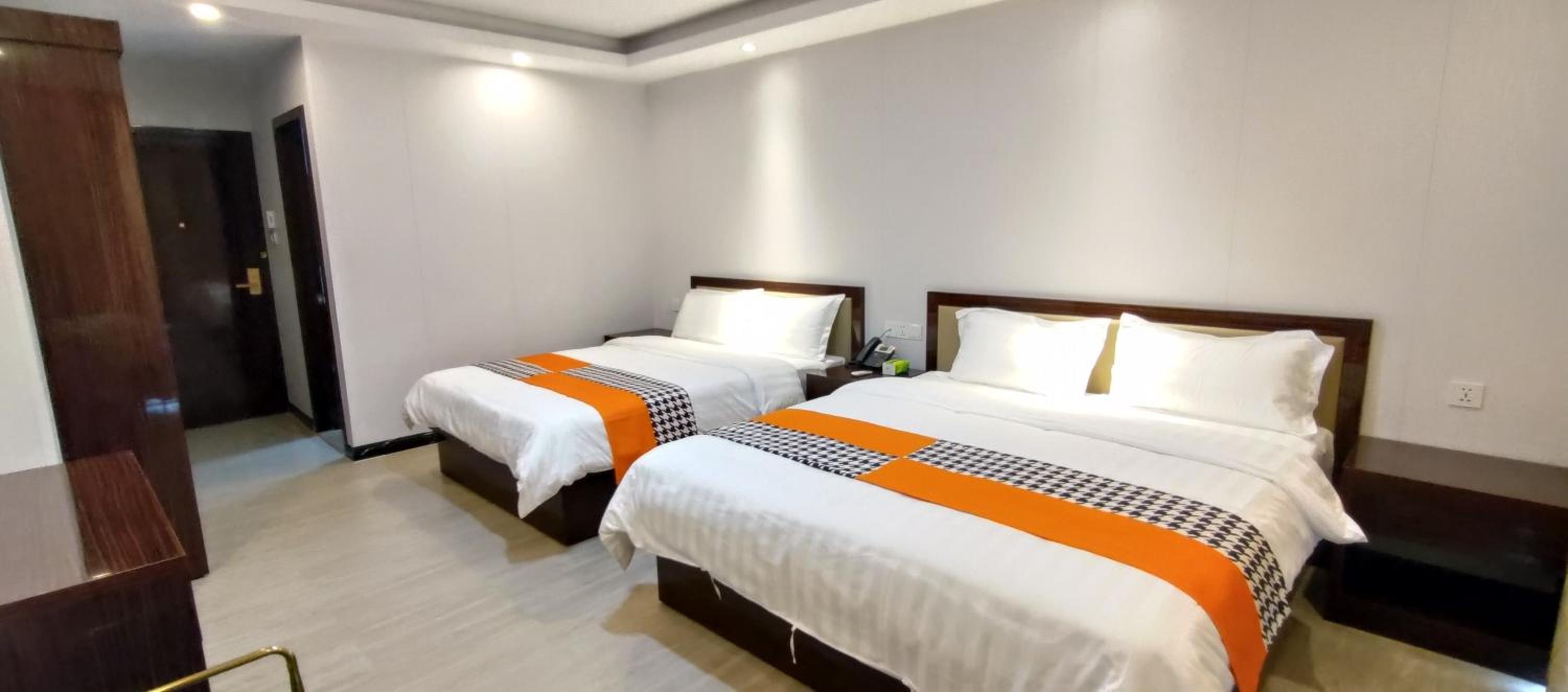 Deluxe Family Room - Photo 14