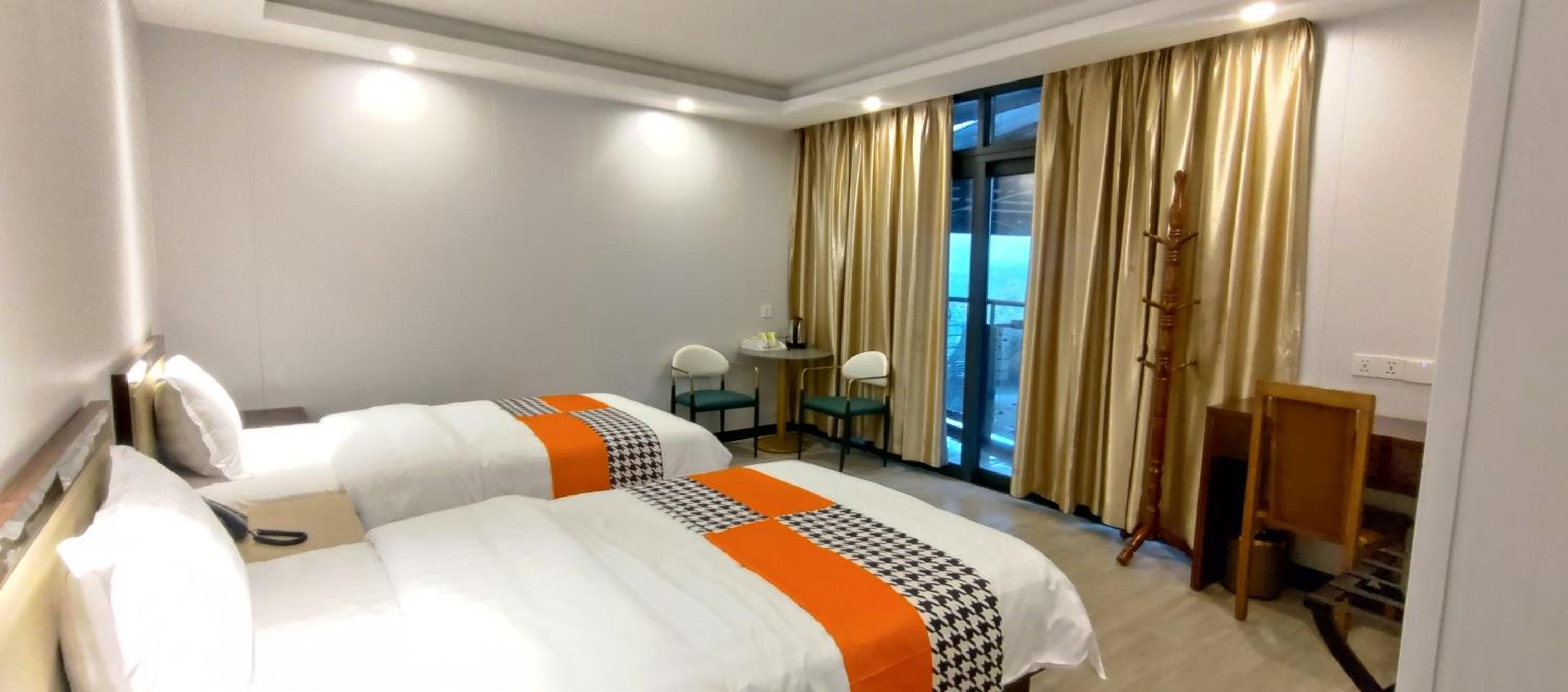 Triple Room with Balcony - Photo 6