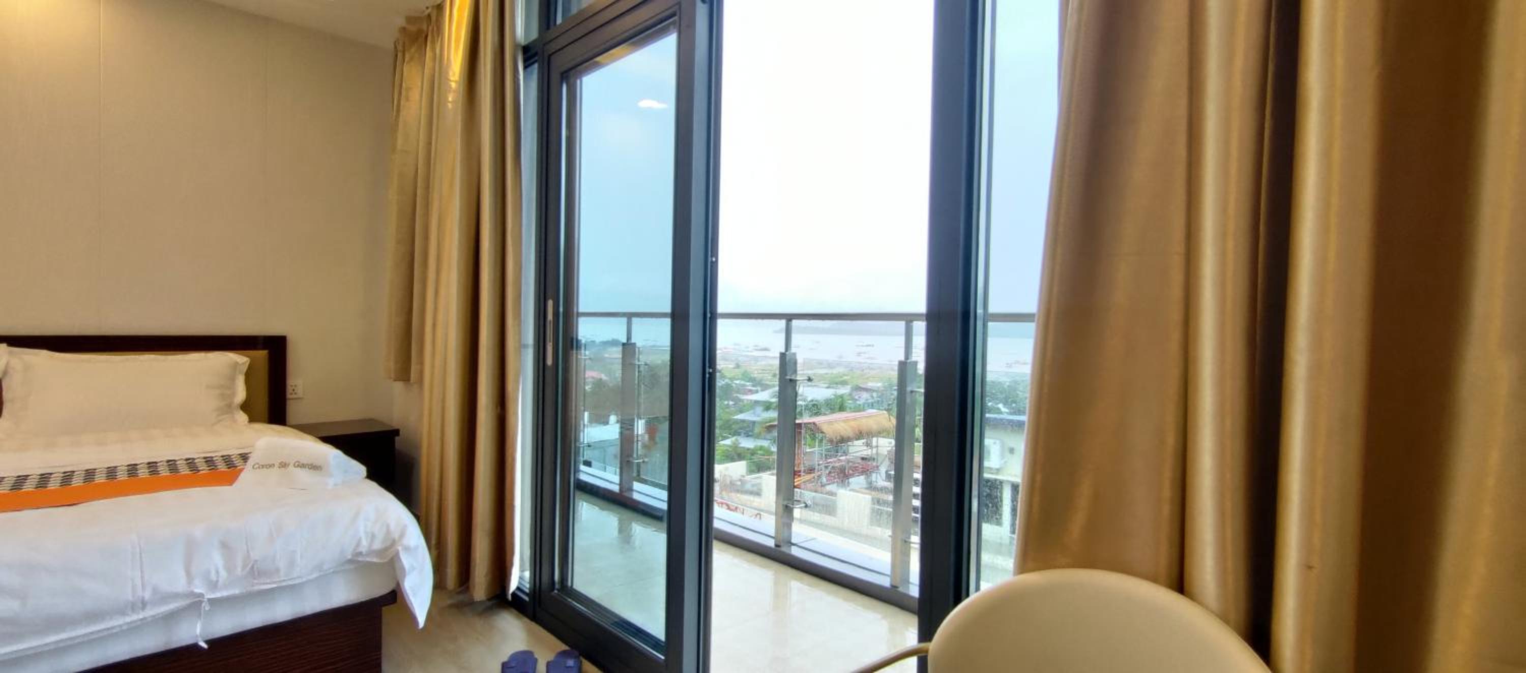 Deluxe Double Room with Balcony - Photo 37