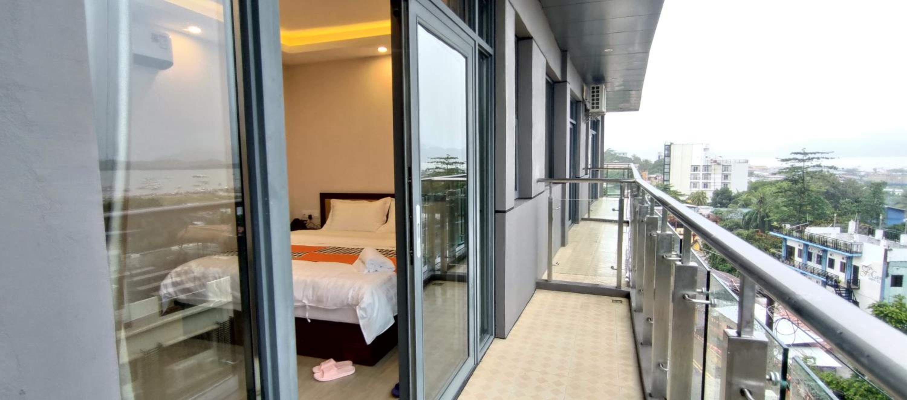Deluxe Double Room with Balcony - Photo 26