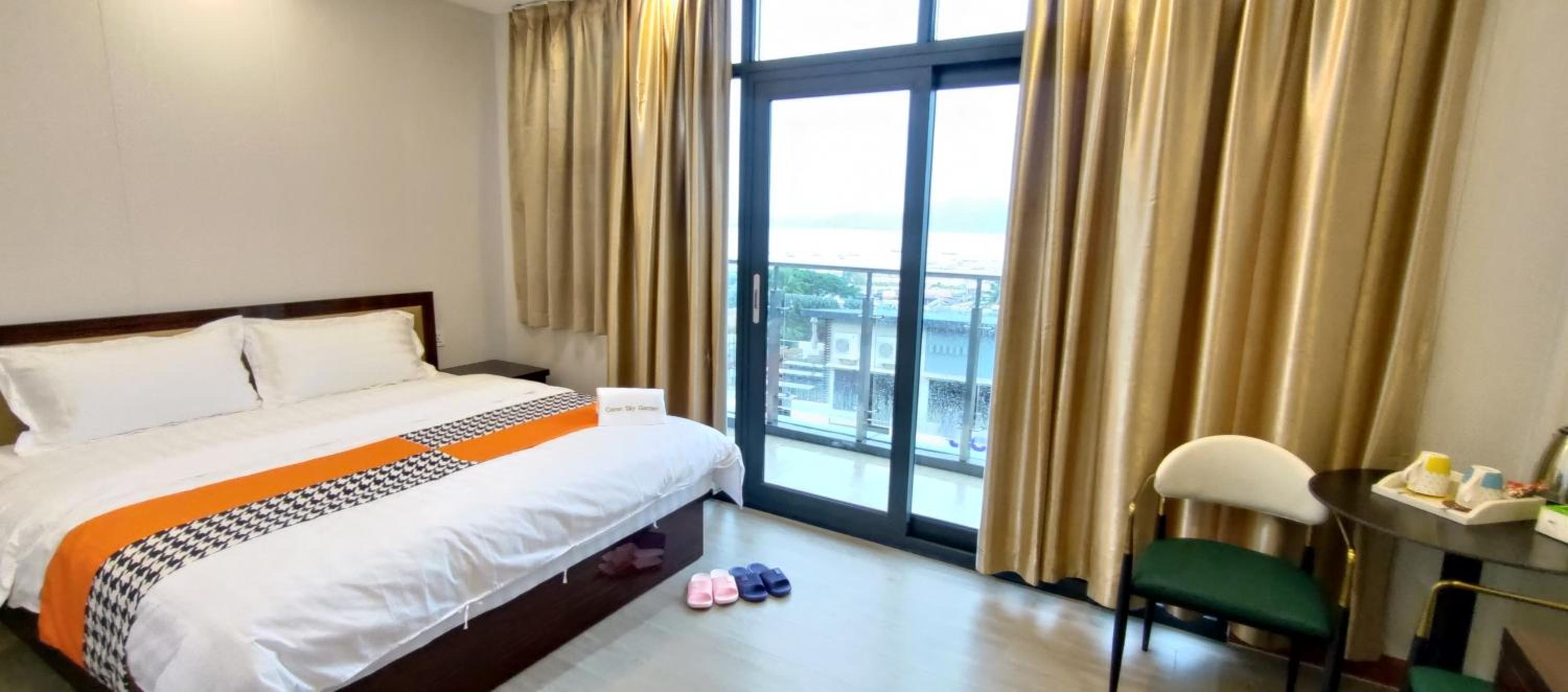Deluxe Double Room with Balcony - Photo 22