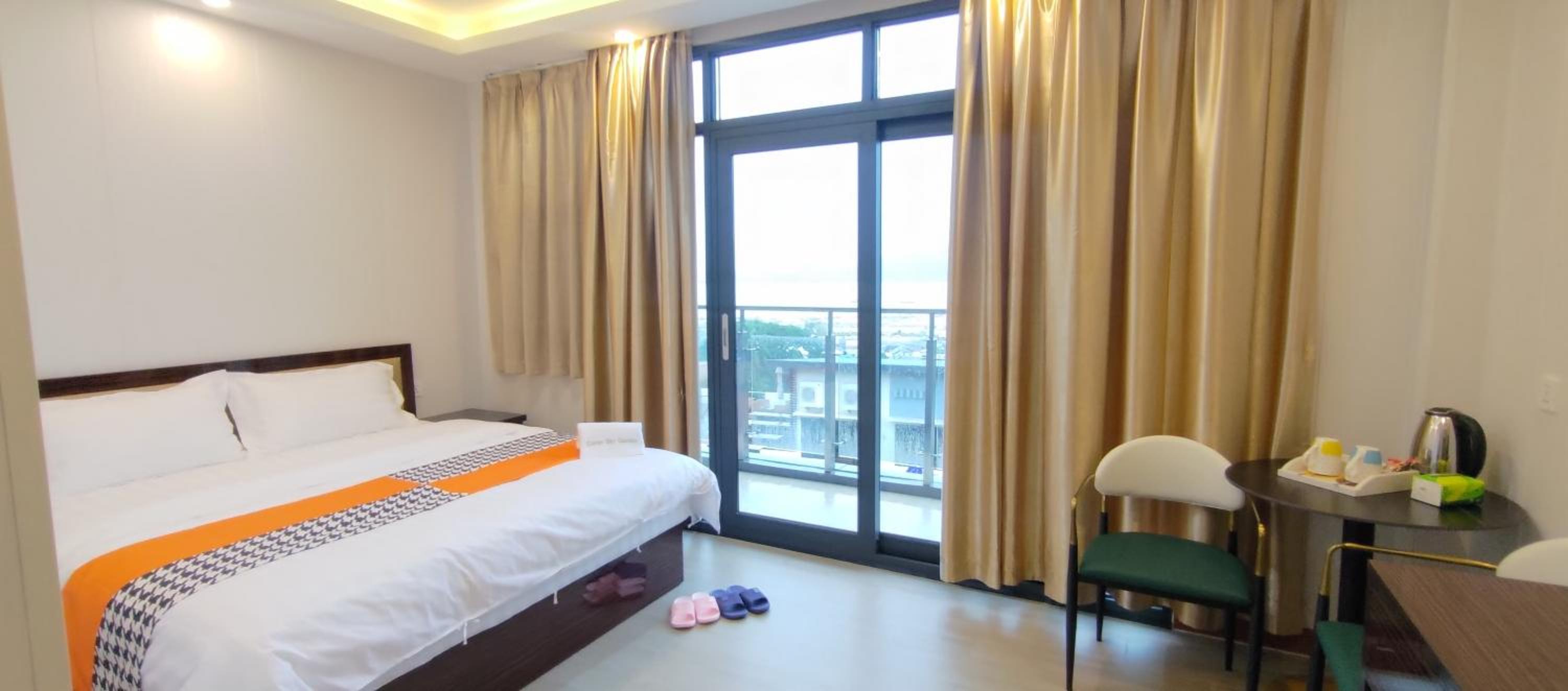 Deluxe Double Room with Balcony - Photo 48