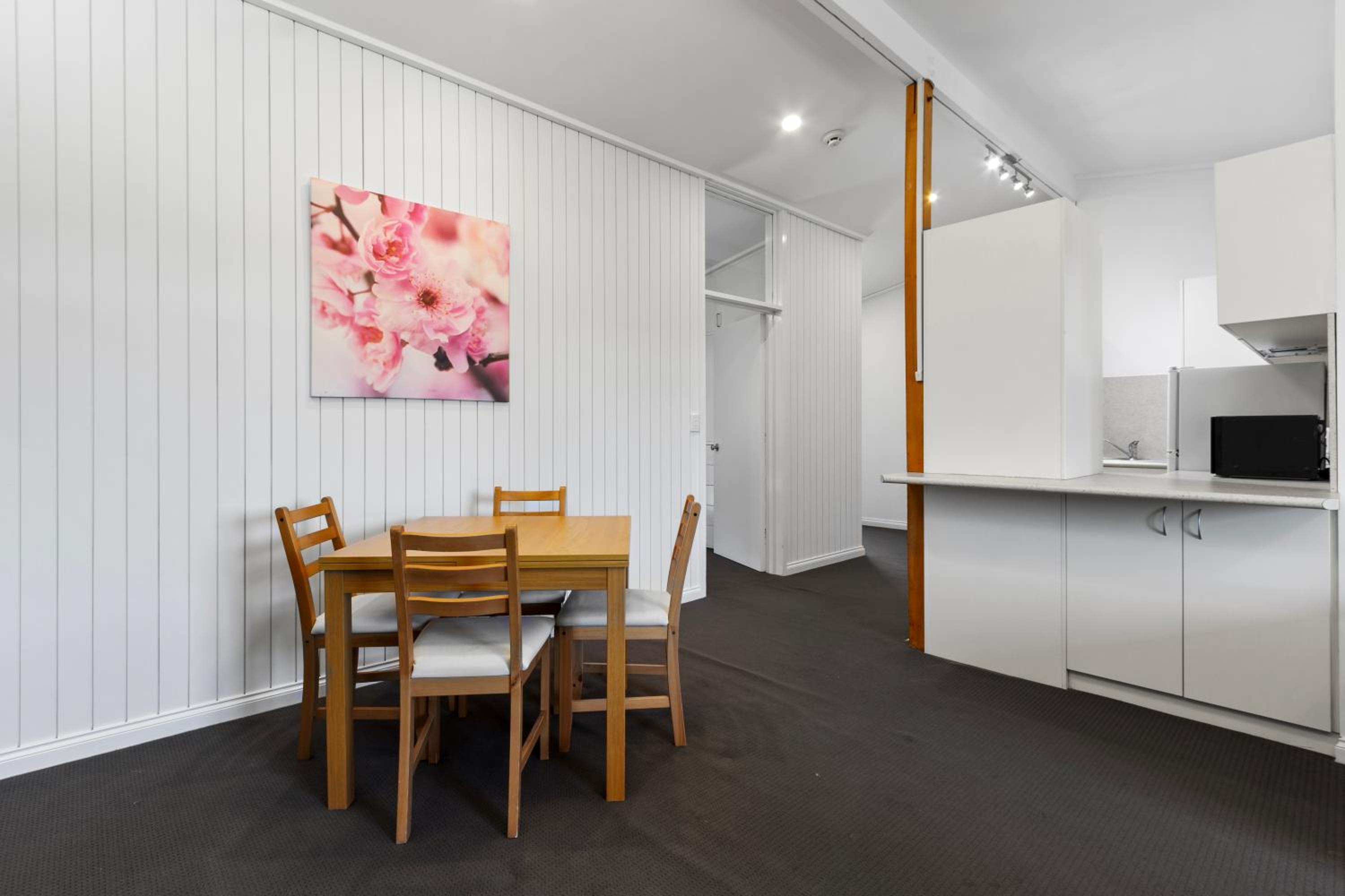 3 Bedroom with Free Wifi and Parking photo 3