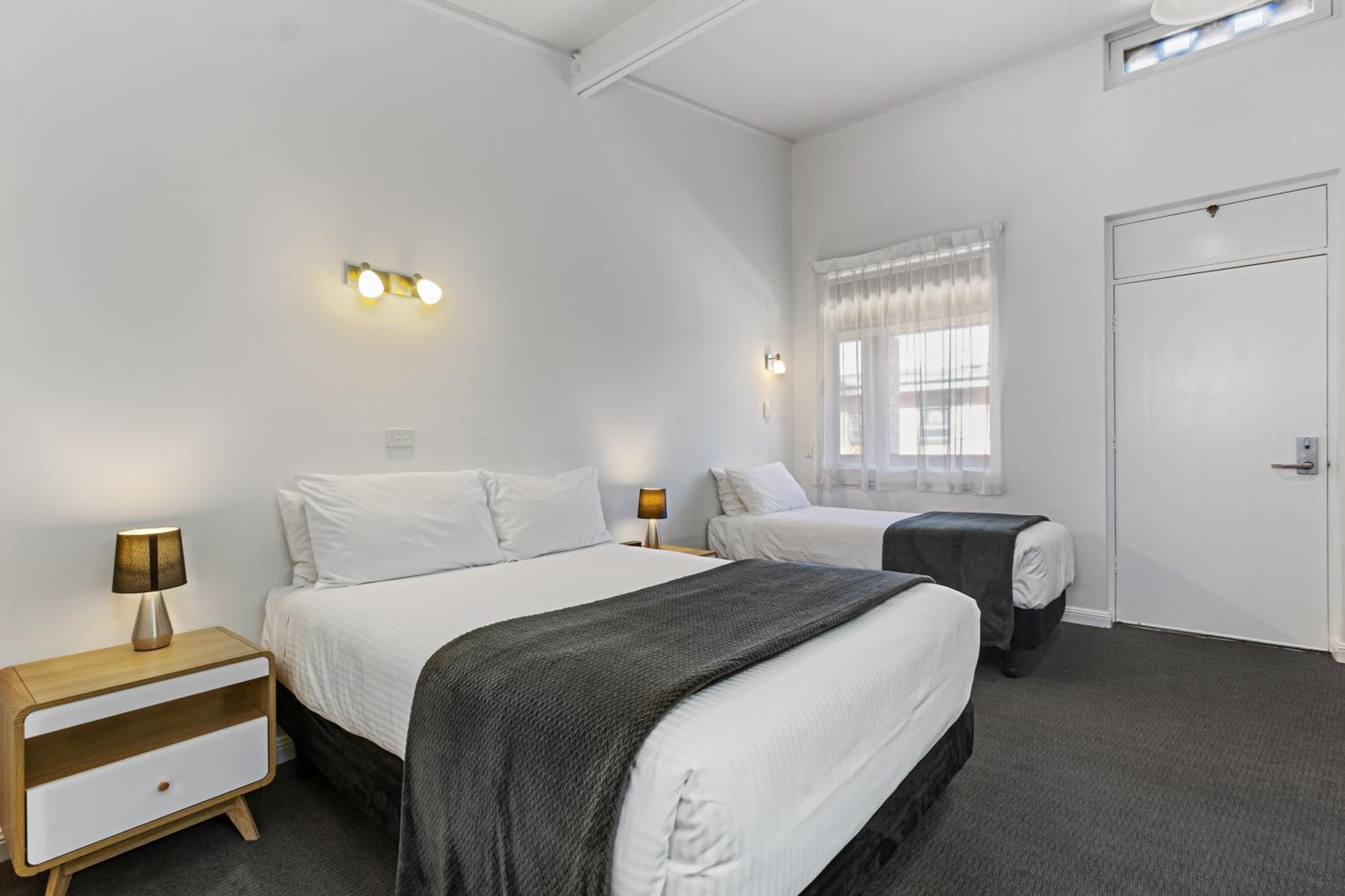 Standard Family Room with Free Wifi and Parking - Photo 3
