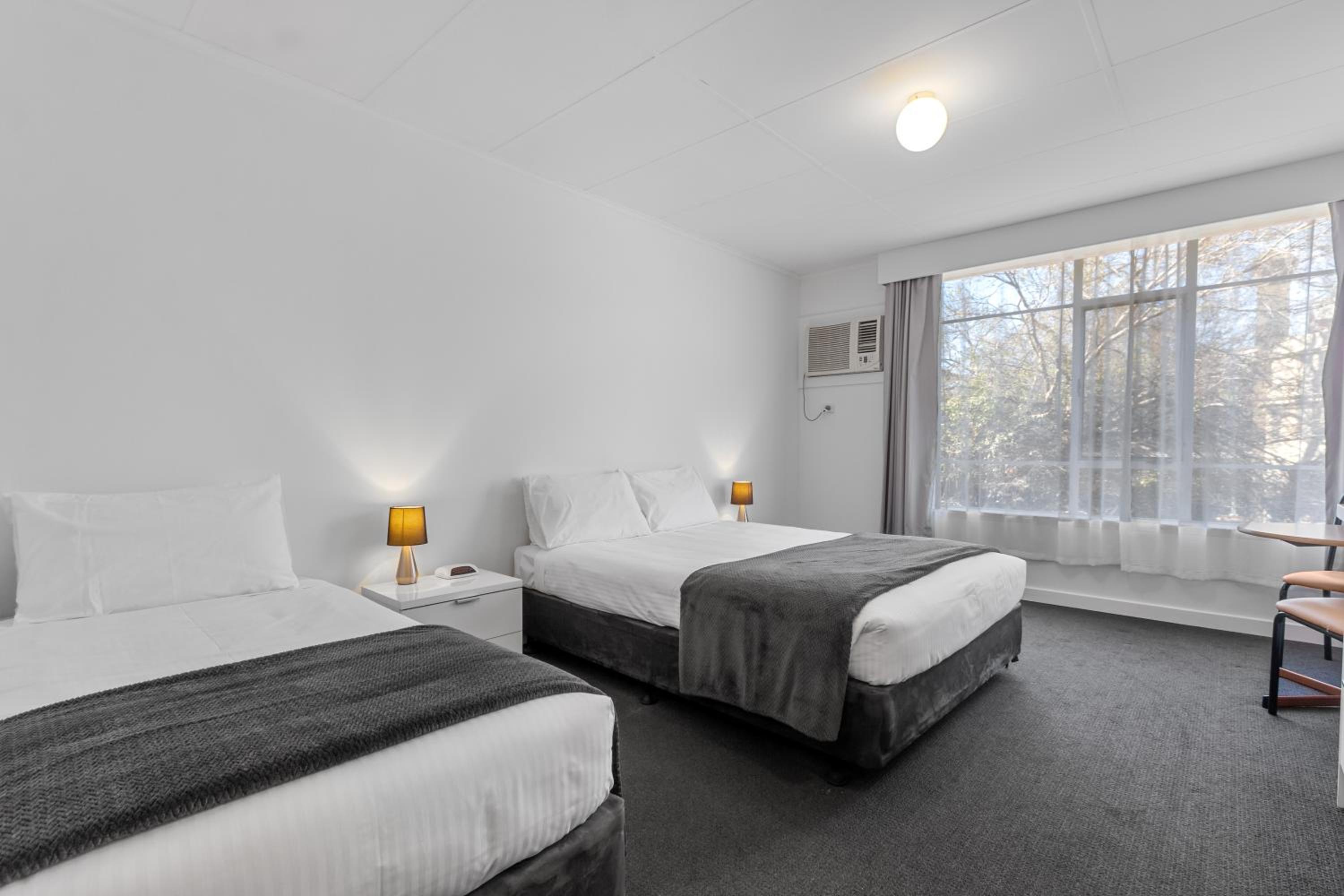 Standard Double Room with Free Wifi and Parking - Photo 1