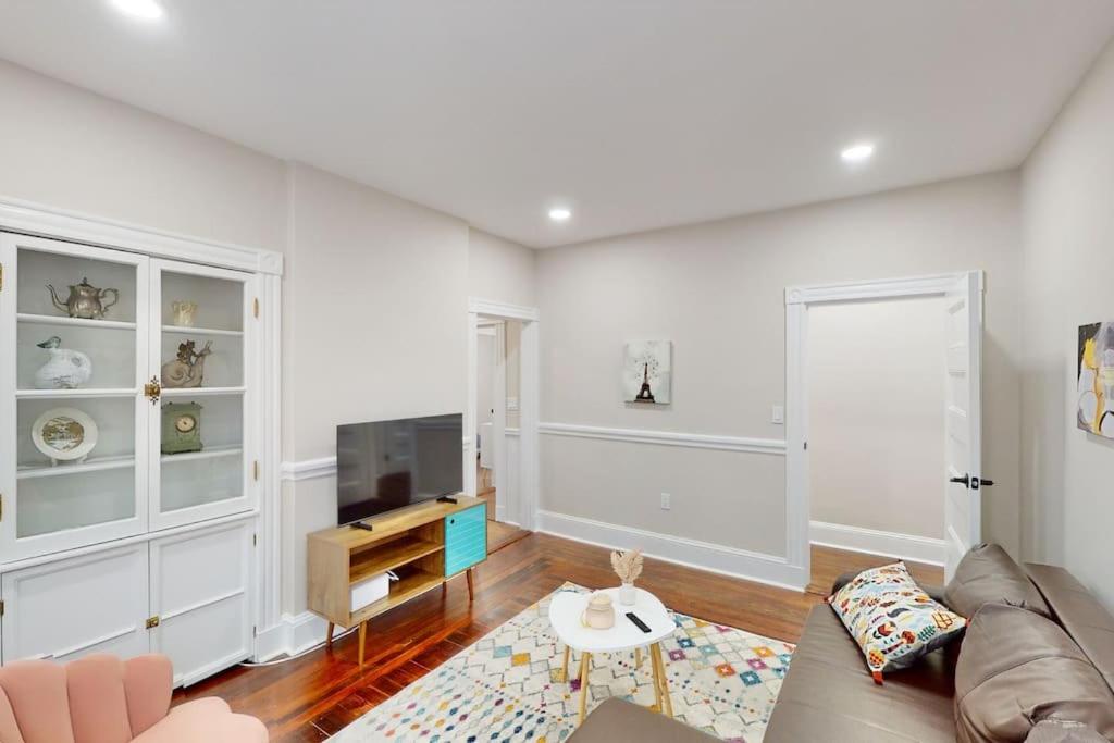 Three-Bedroom Apartment photo 1