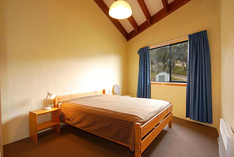 Three-Bedroom House photo 3