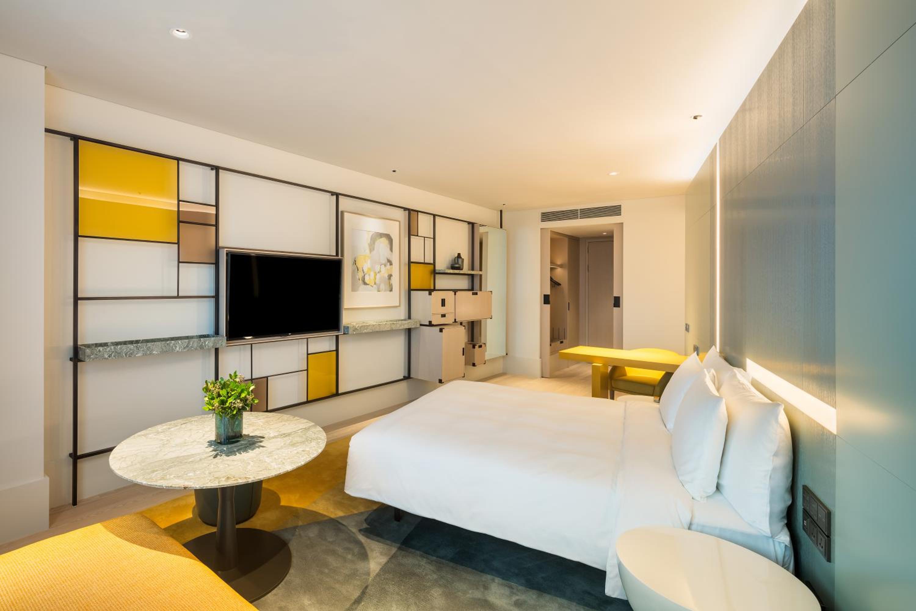 Deluxe King Room - Photo 1