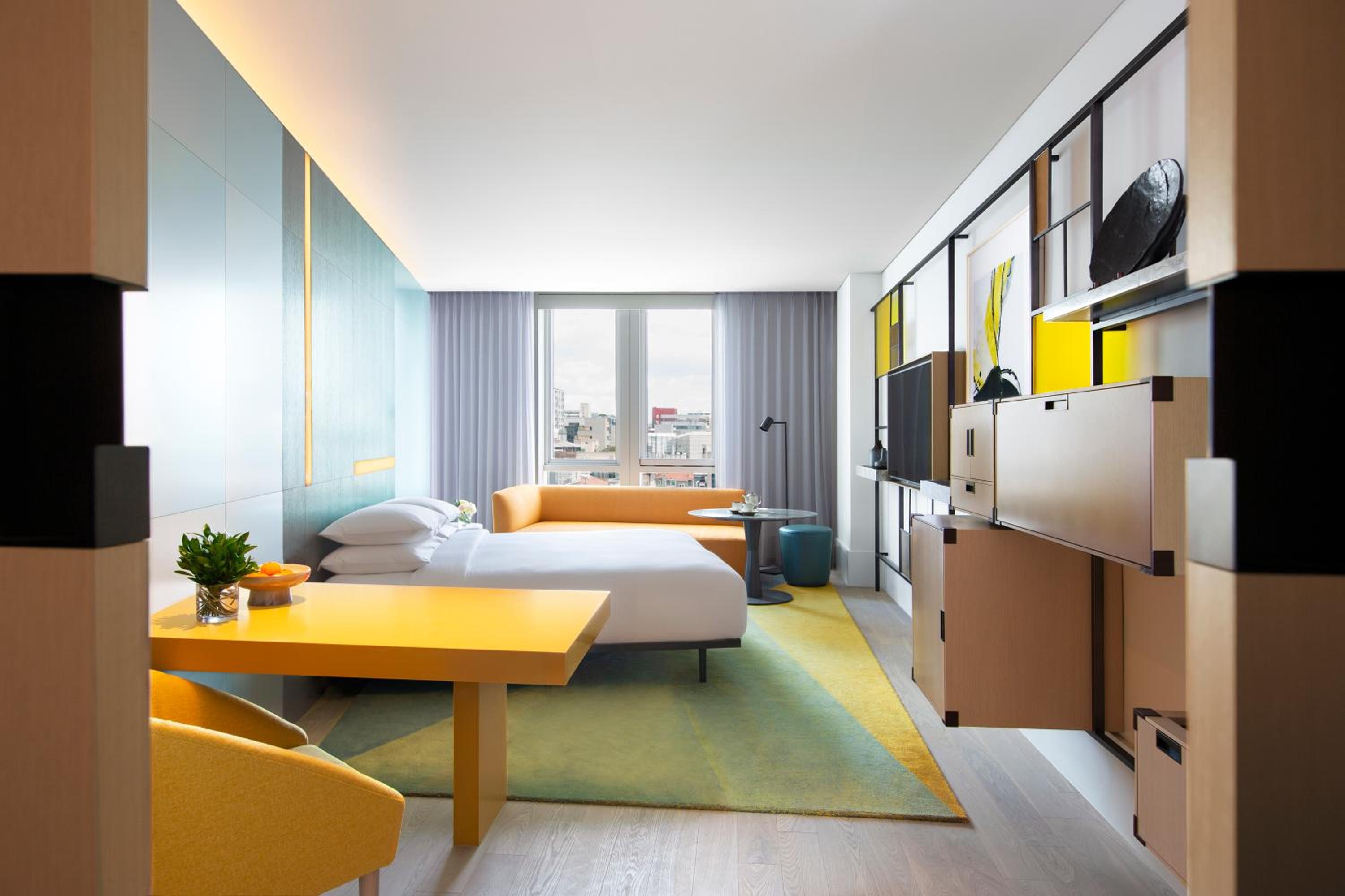 Deluxe King Room - Photo 2