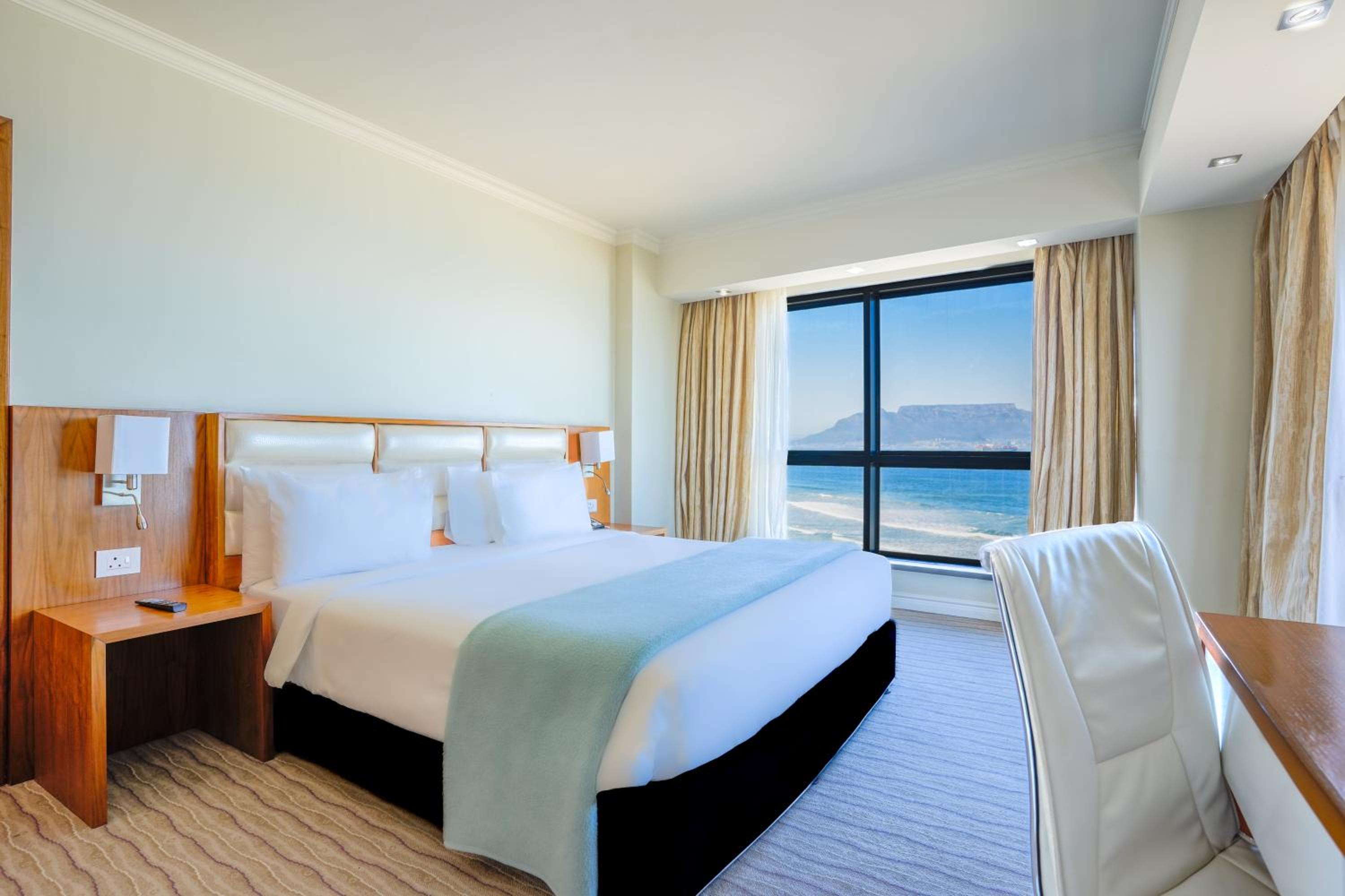 Sea Facing Table Mountain King Room - Photo 3