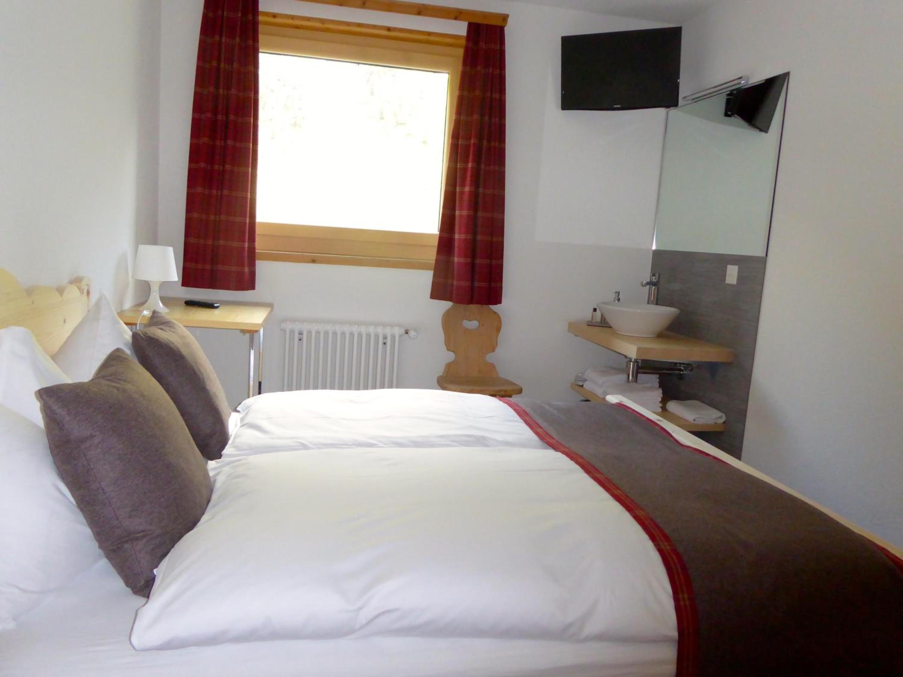 Double or Twin Room with Panoramic View - Photo 12