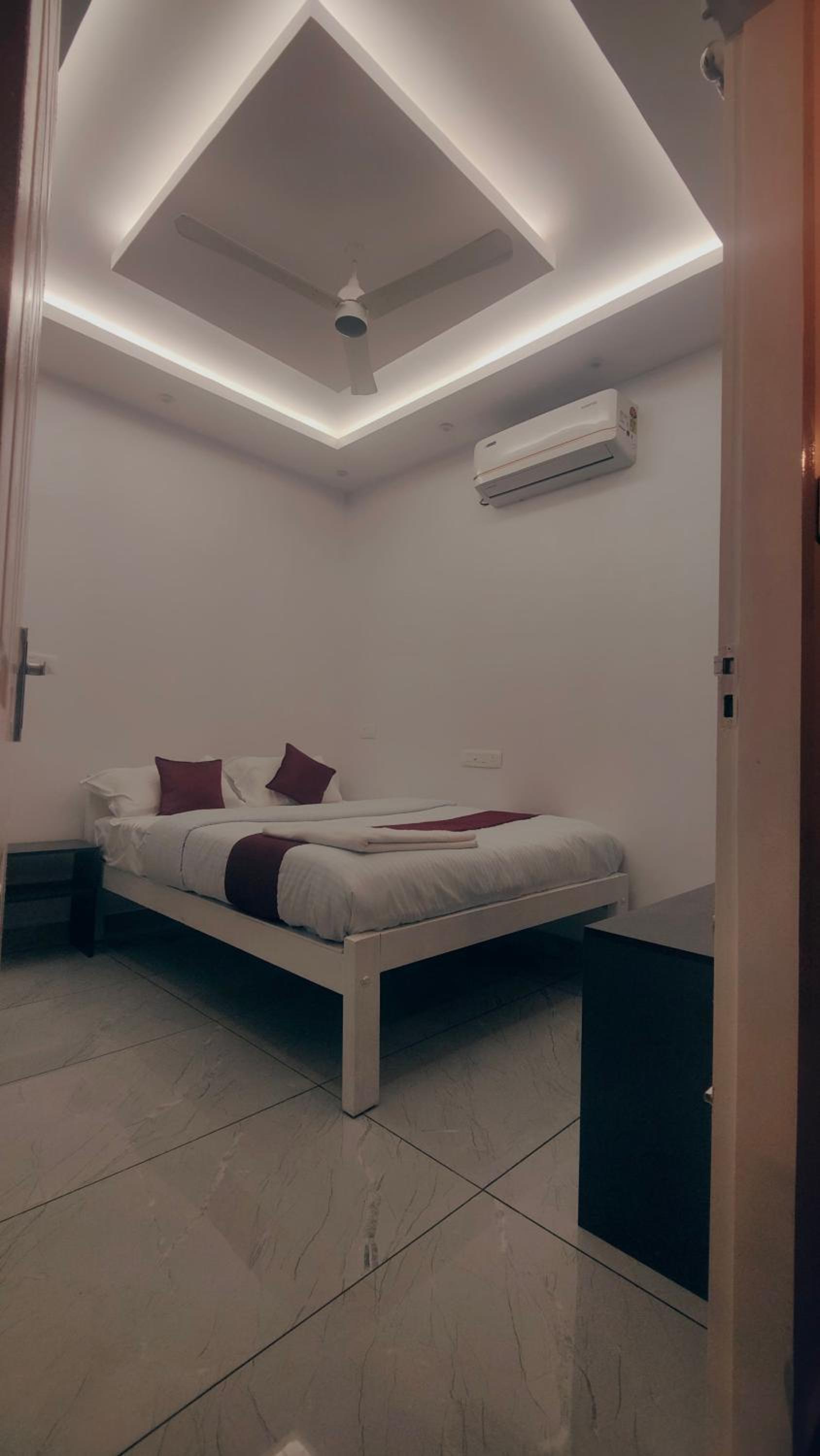 Deluxe Double Room with Balcony and Sea View photo 2