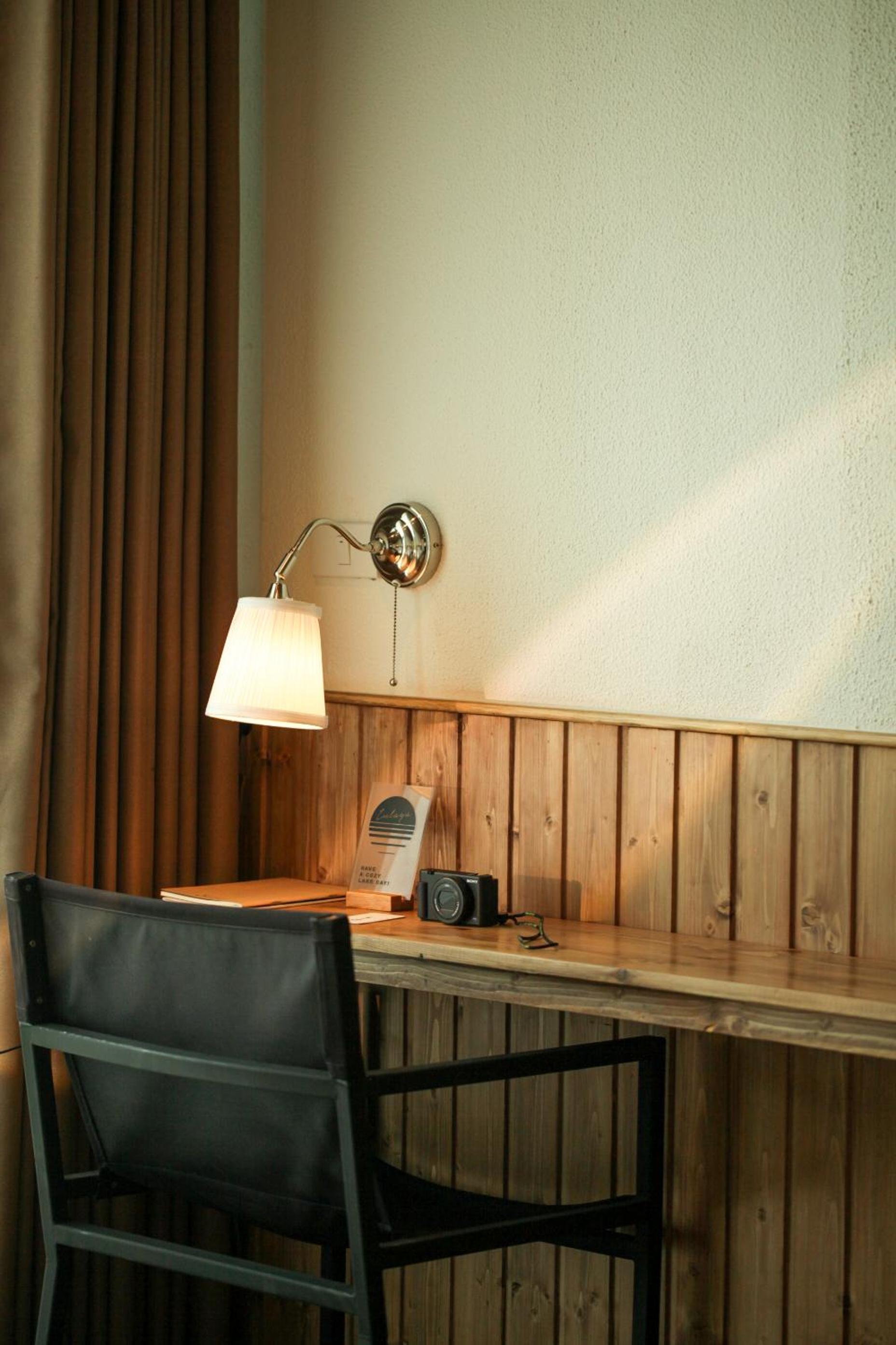 Twin Room with Lake View photo 2