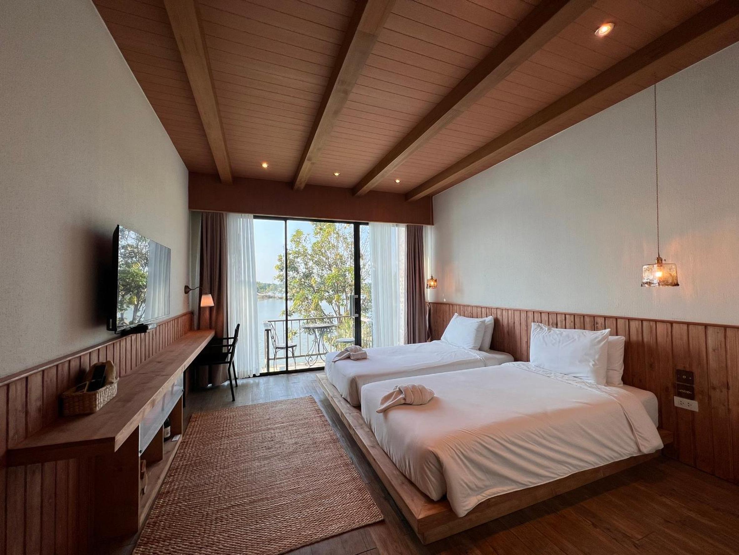 Twin Room with Lake View