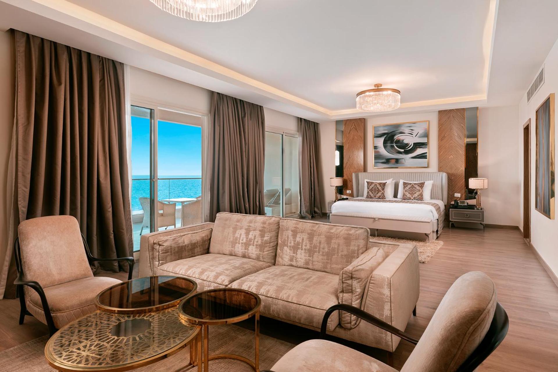 Royal Jacuzzi Suite with Sea View