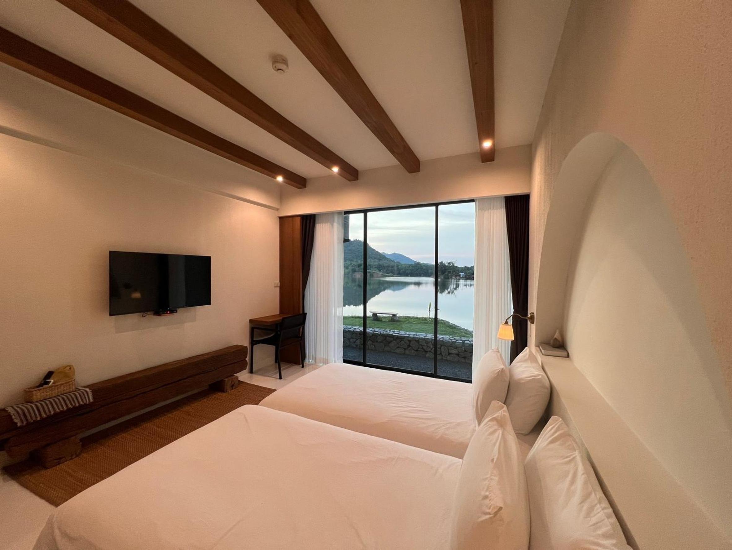 Twin Room with Lake View