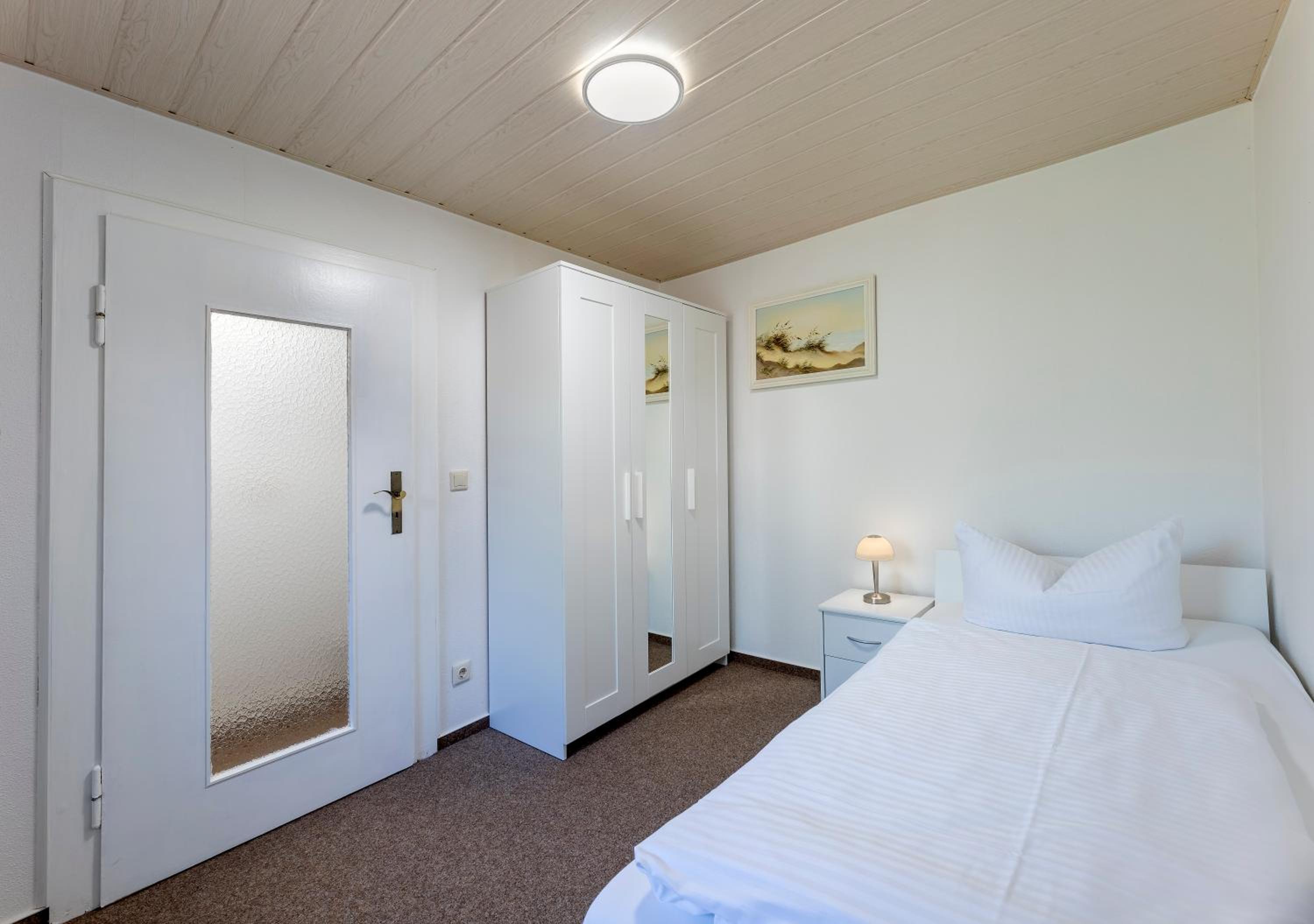 Two-Bedroom House photo 3