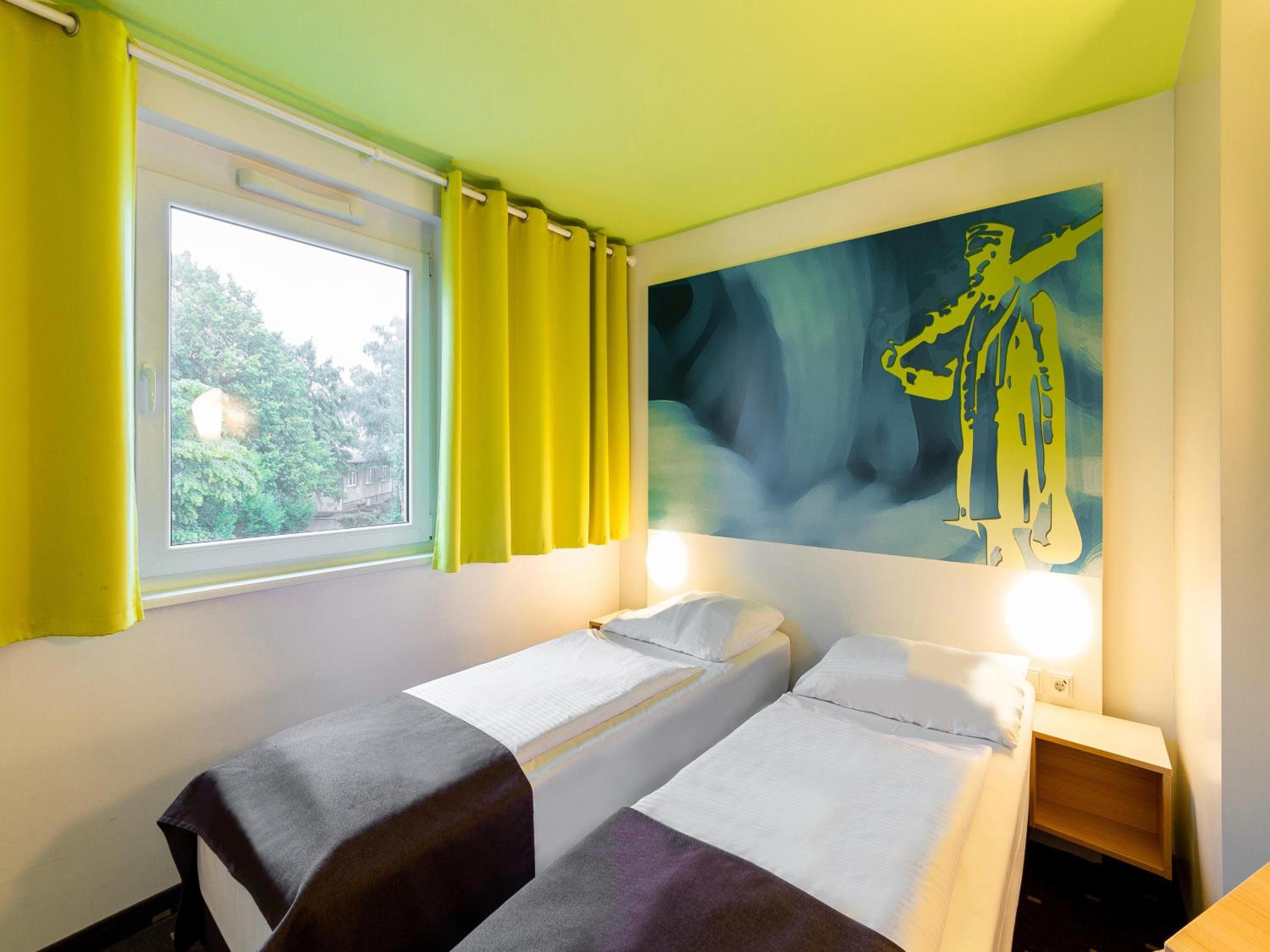 Twin Room - Photo 5