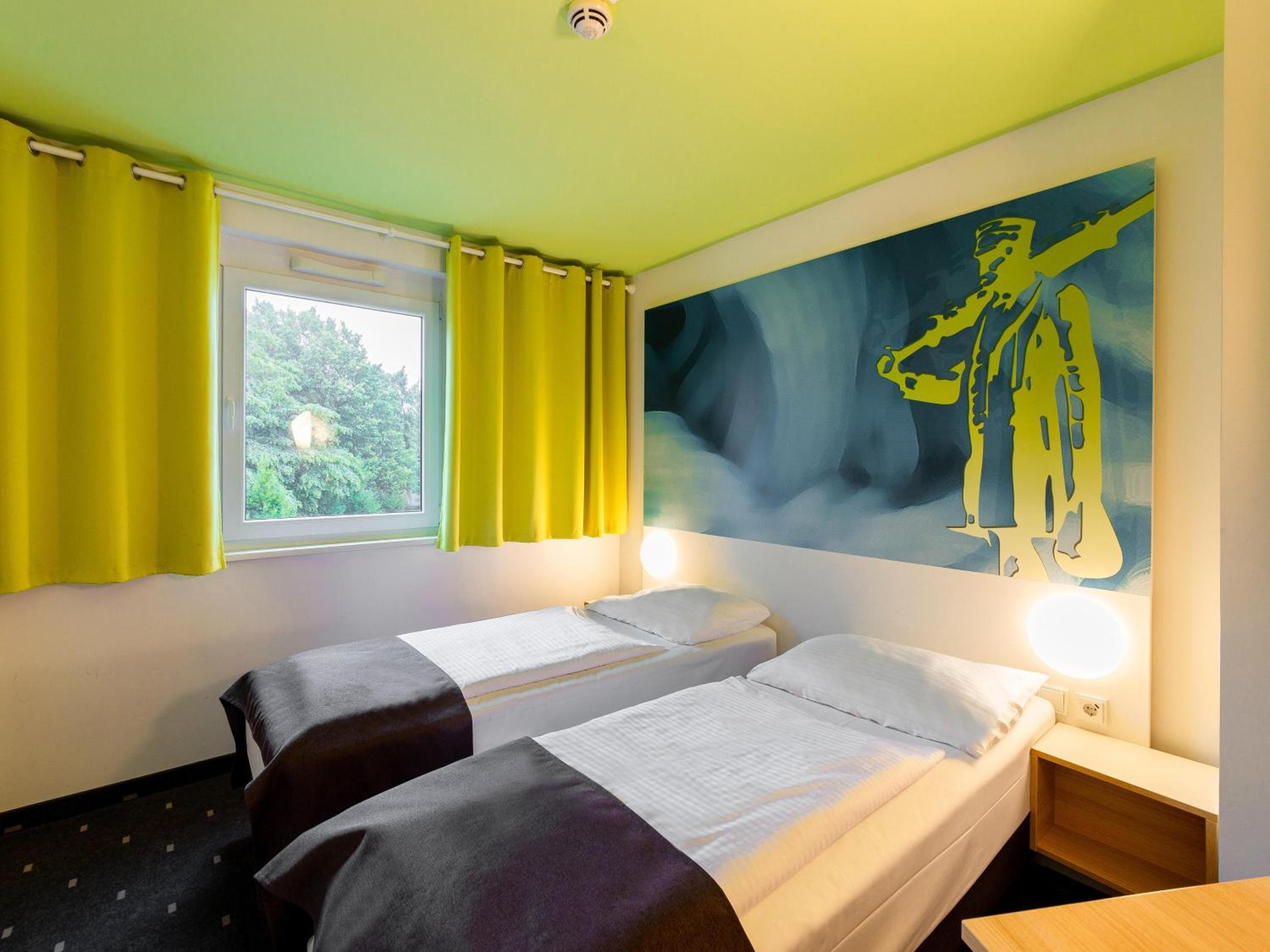 Twin Room - Photo 1