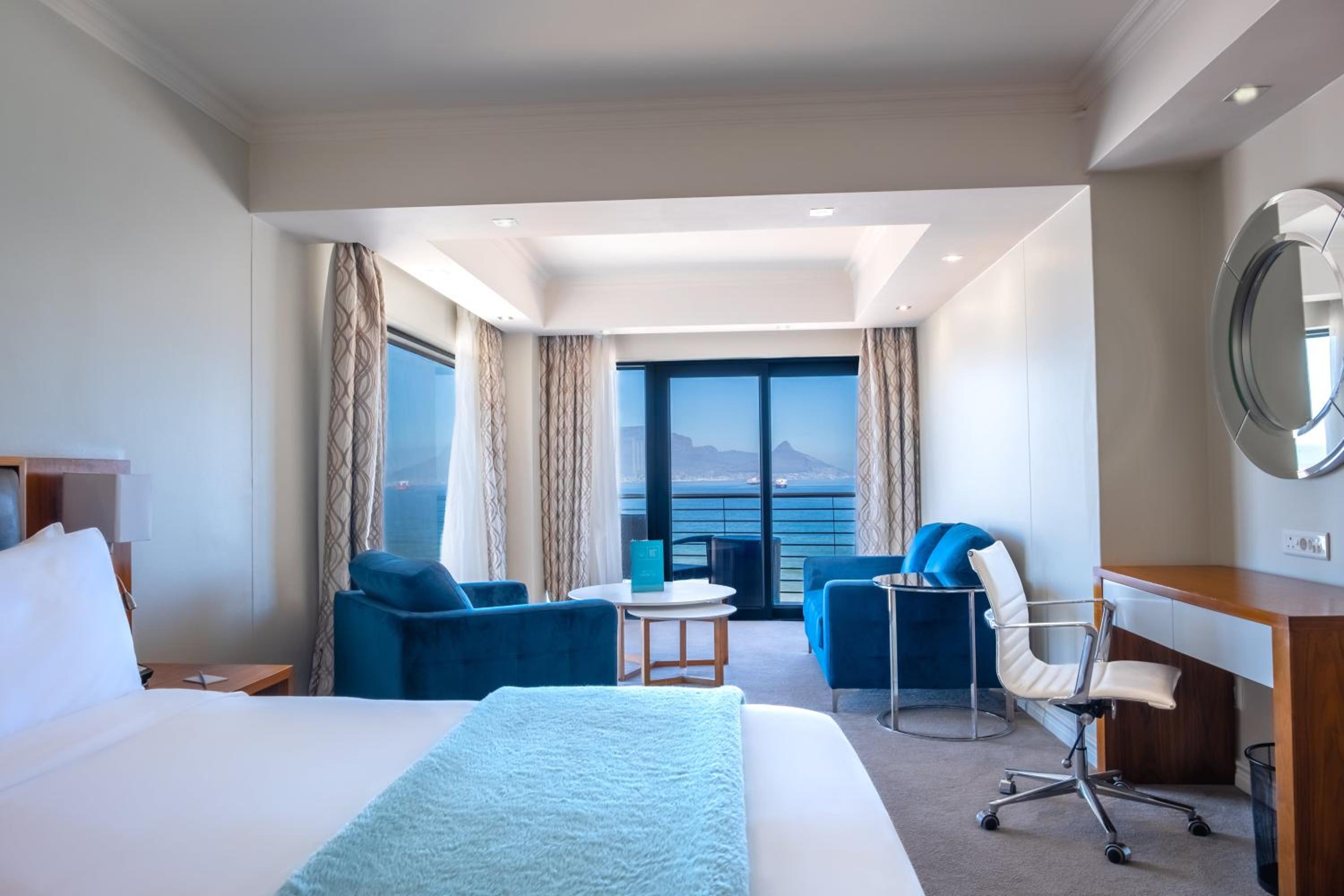 Junior Suite with Balcony - Photo 1