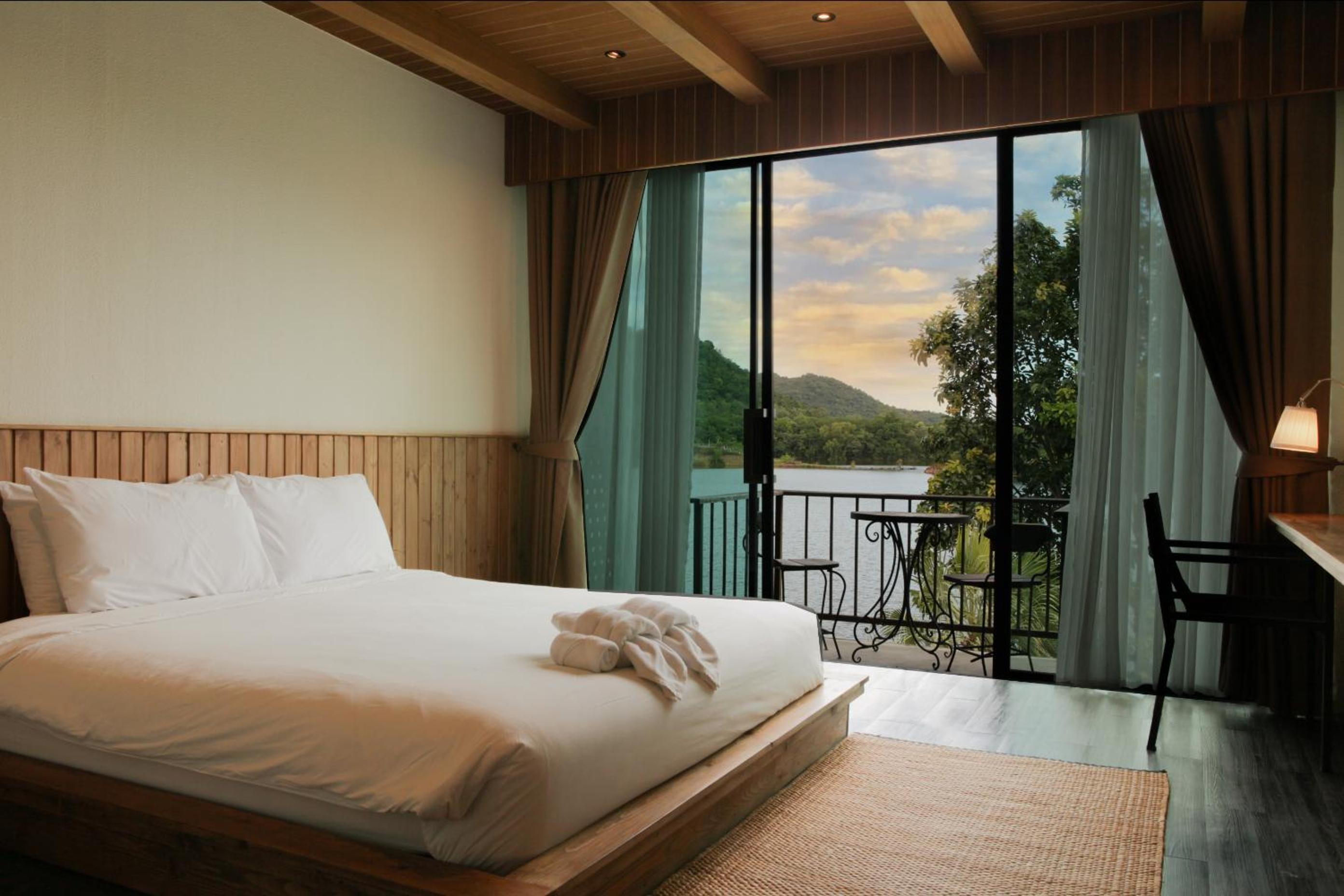 King Room with Mountain View