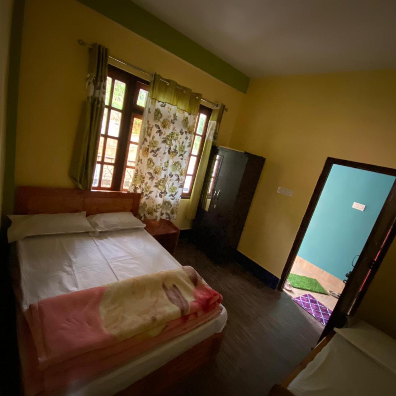 Double Room - Photo 2