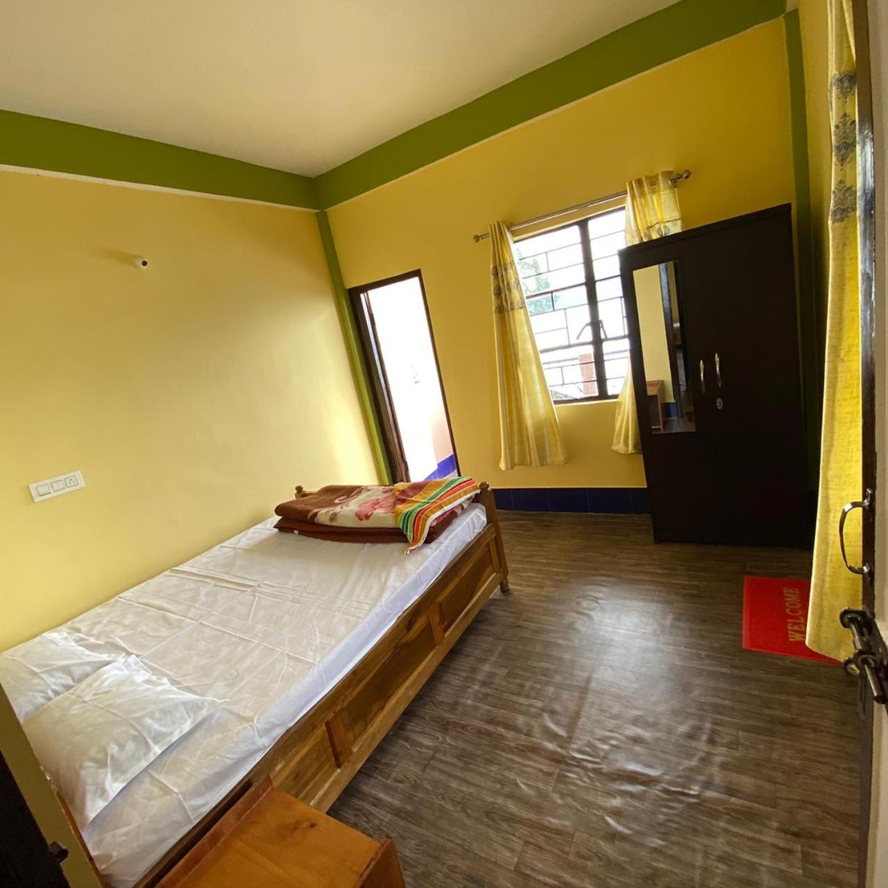 Double Room - Photo 3