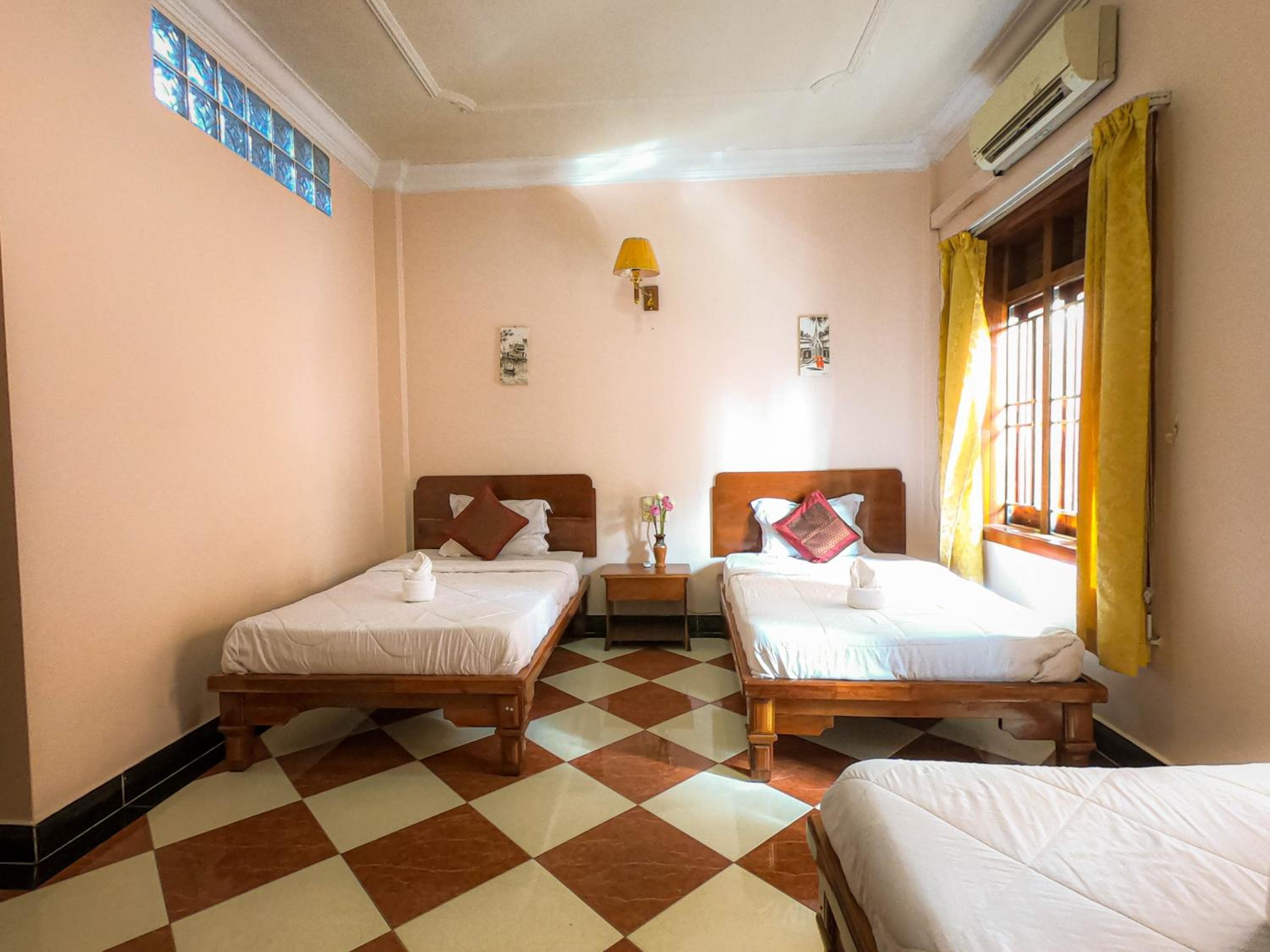 Triple Room - Photo 2