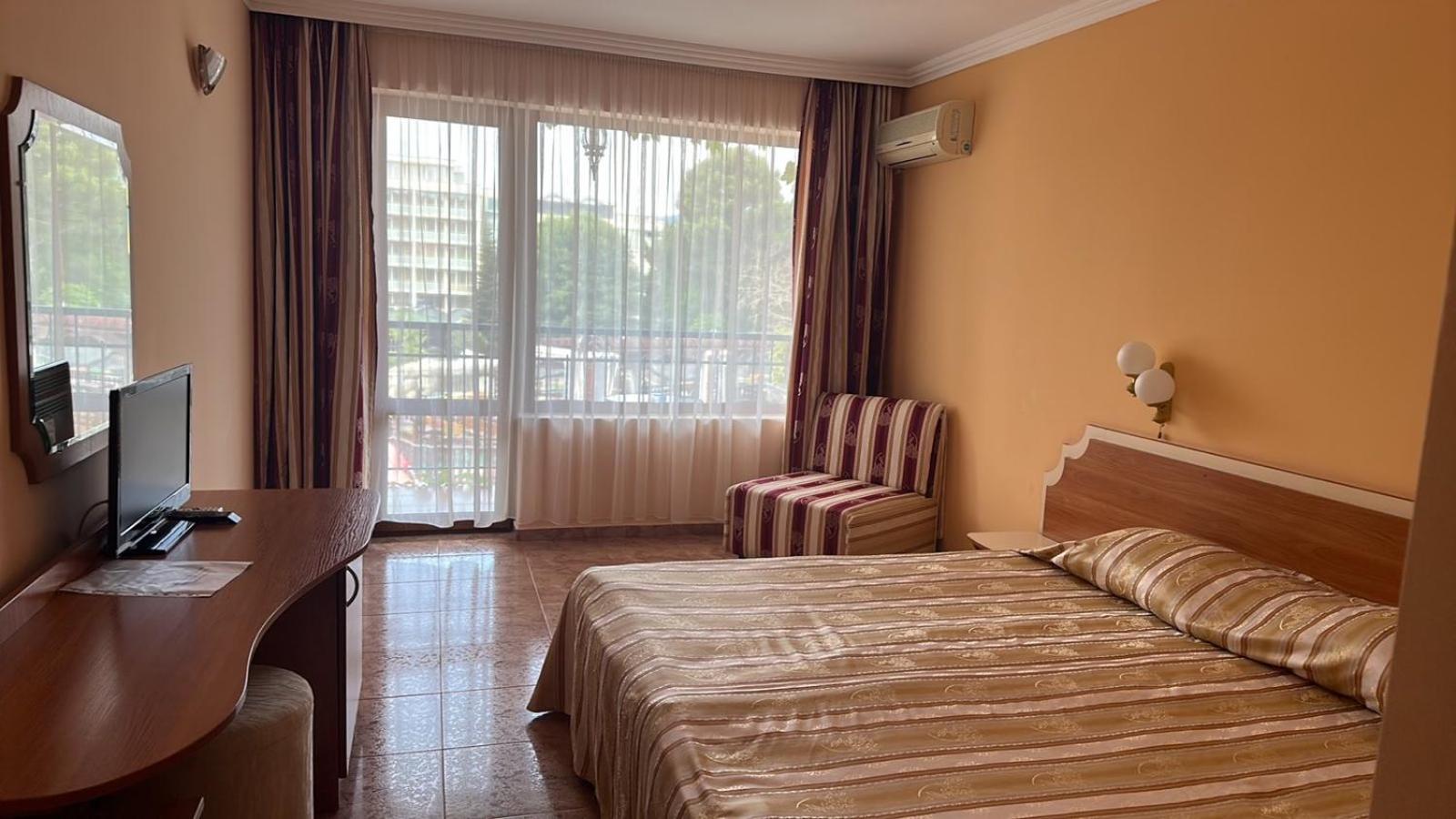 Superior King or Twin Room - Photo 10