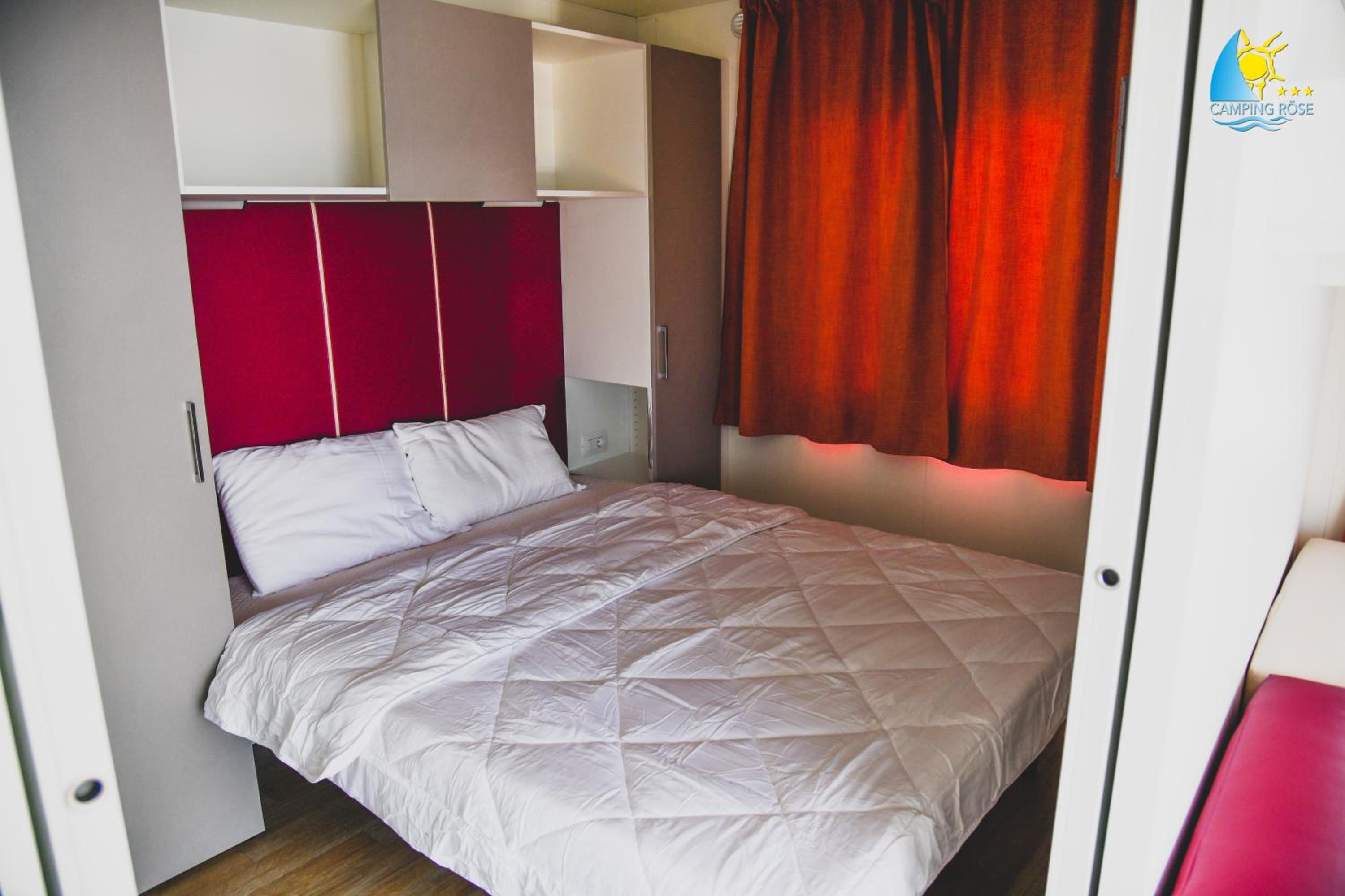 Mobile Home Suite with Lake View photo 3