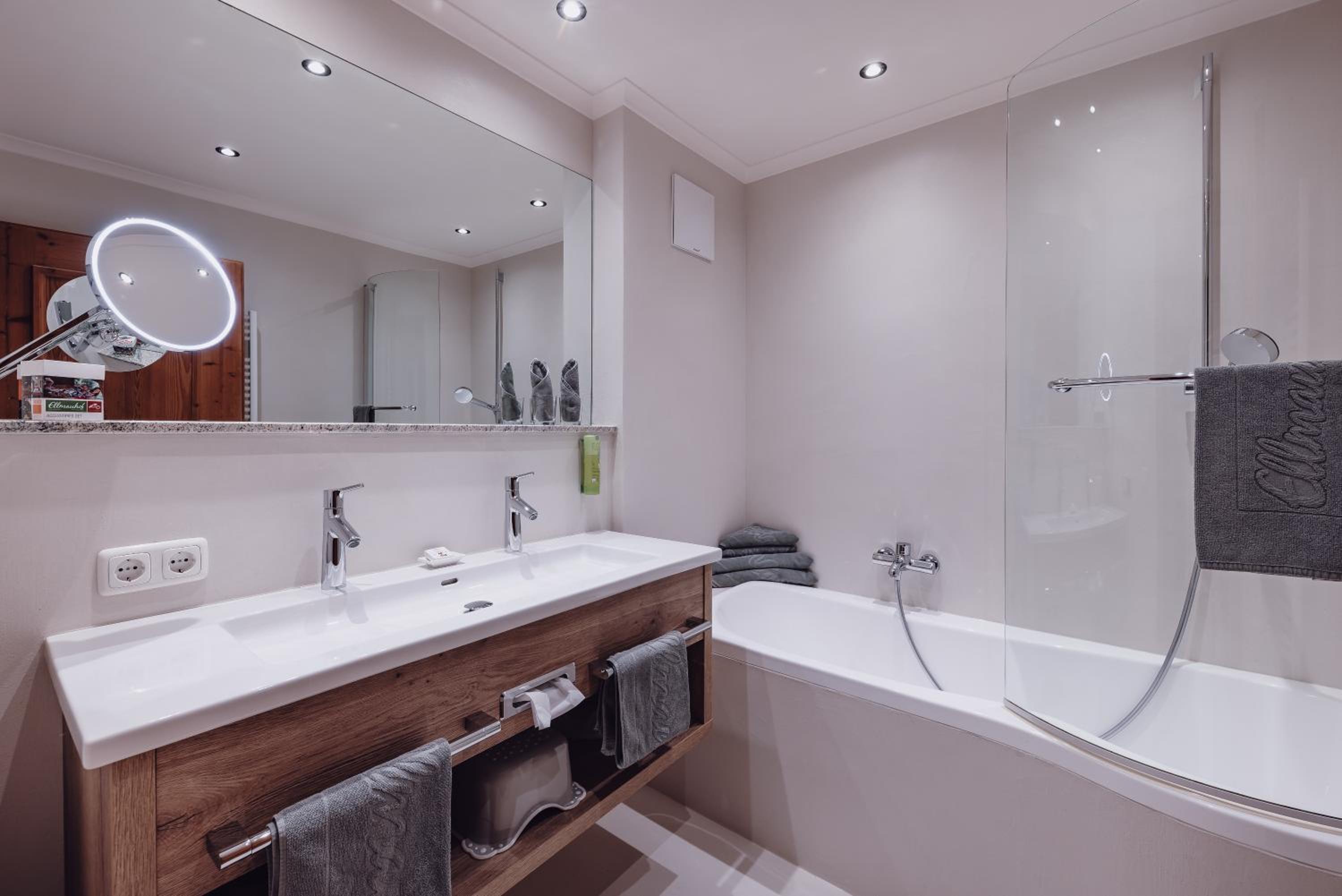 Comfort Family Suite with 2 Bedrooms and Panorama View - Photo 3